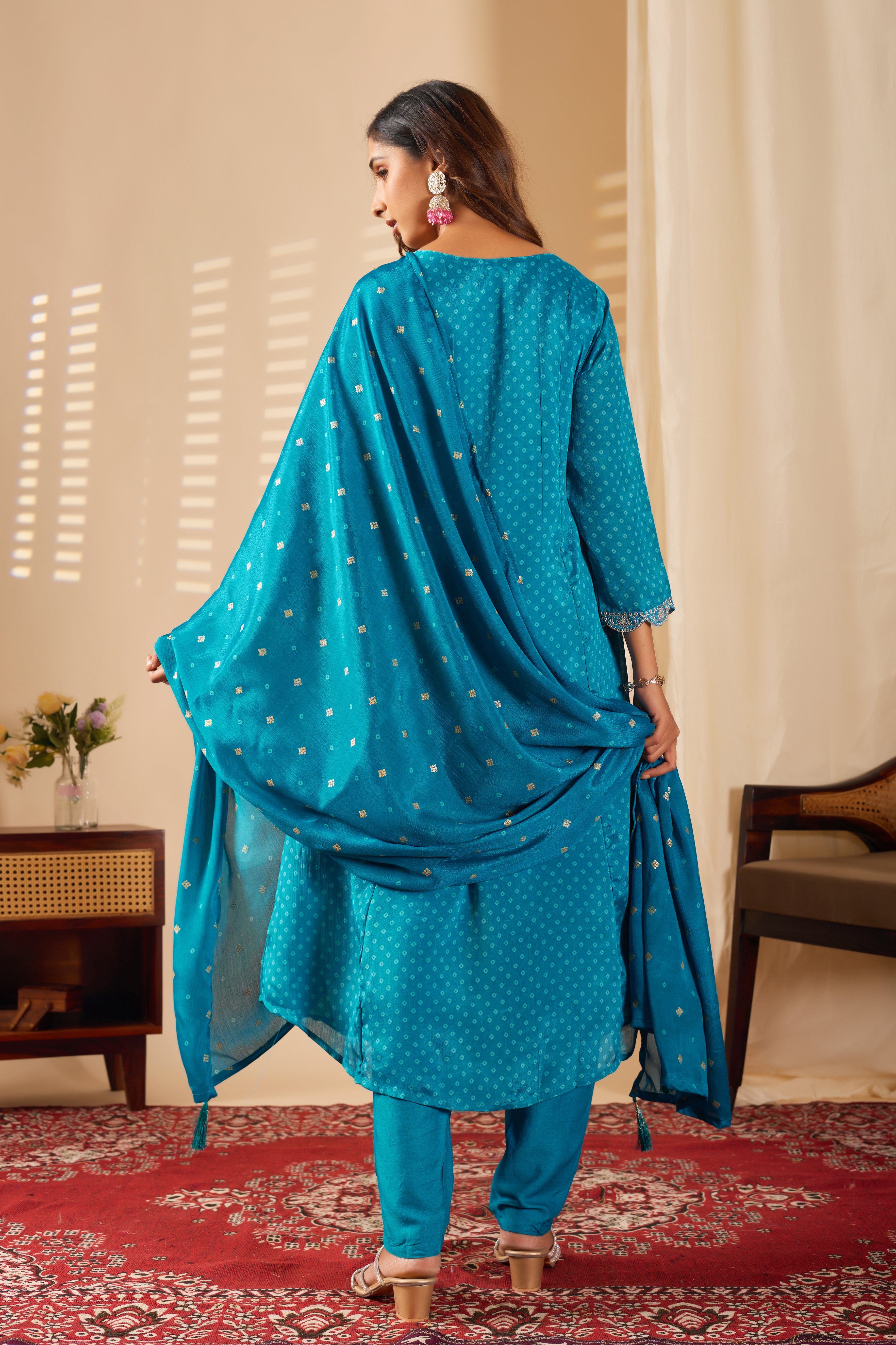 Aqua Blue Chinon Kurta Pant Set With Print With Heavy Thread Embroidered Work