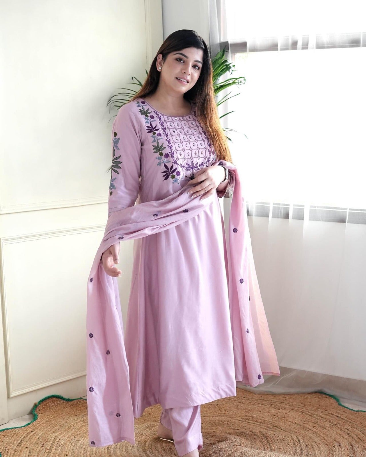 Baby Pink Kurta Pant Set With Heavy Thread Embroidery Work
