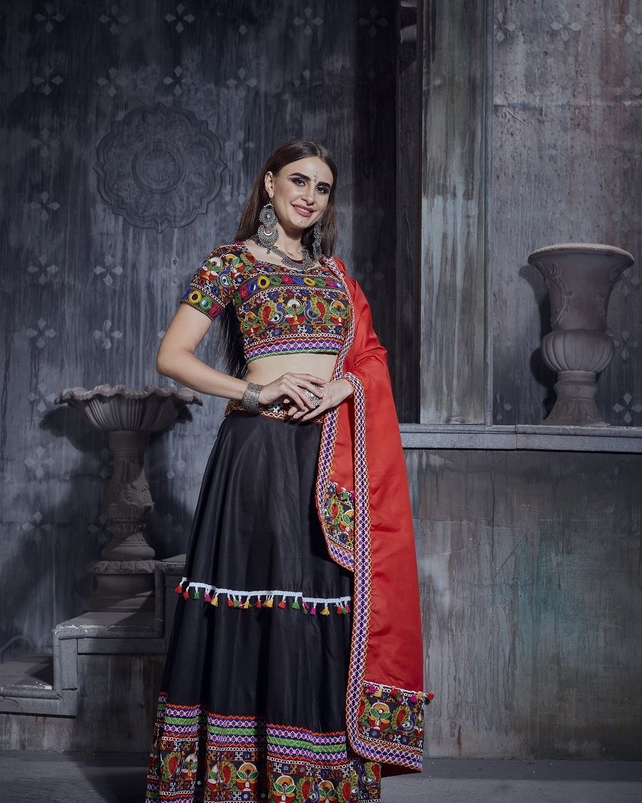 Black And Red Navratri Chaniya Choli With Gamthi Work And Lace Work