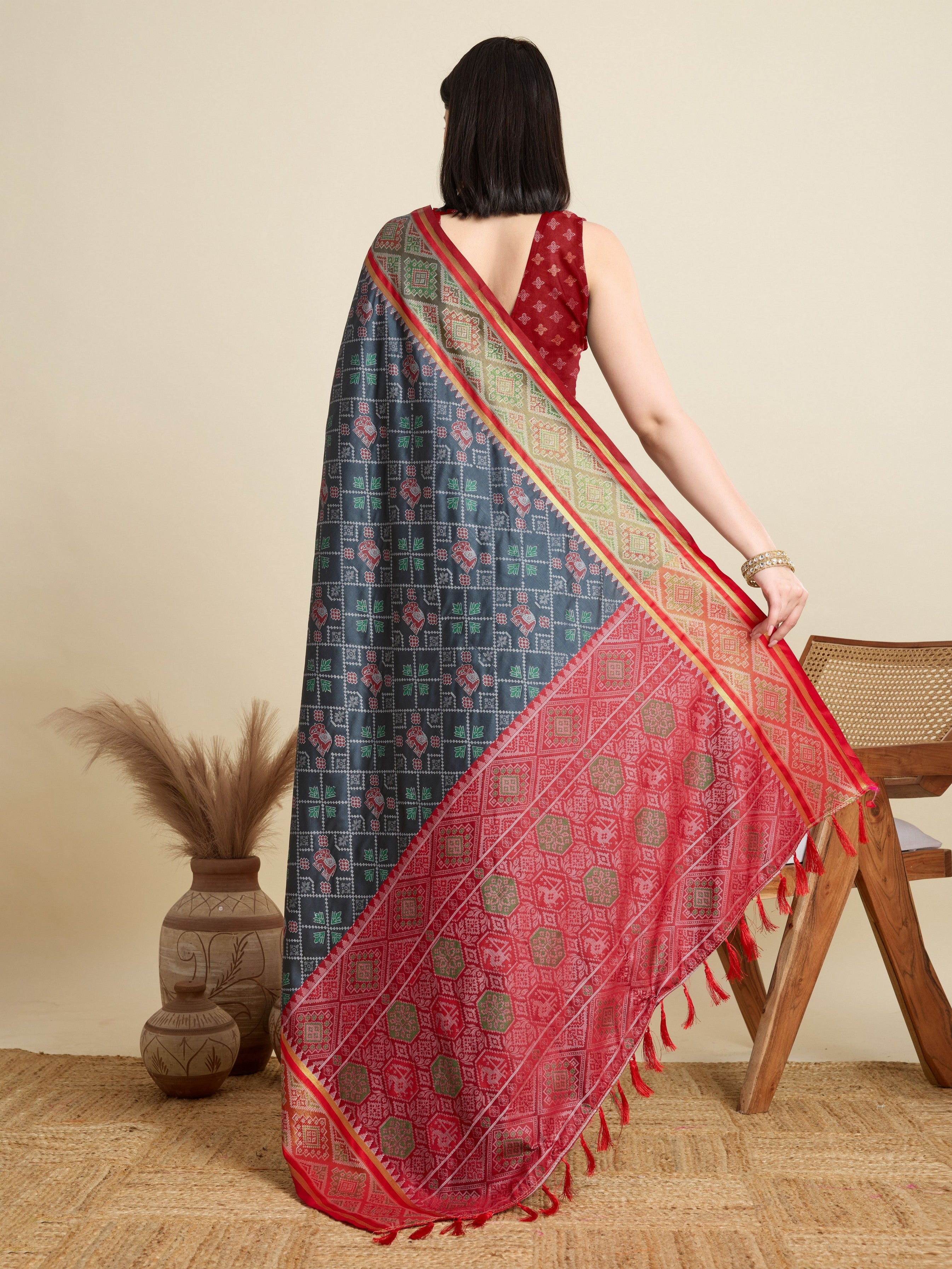 Black Patola Silk Woven Meenakari Designer Partywear Saree