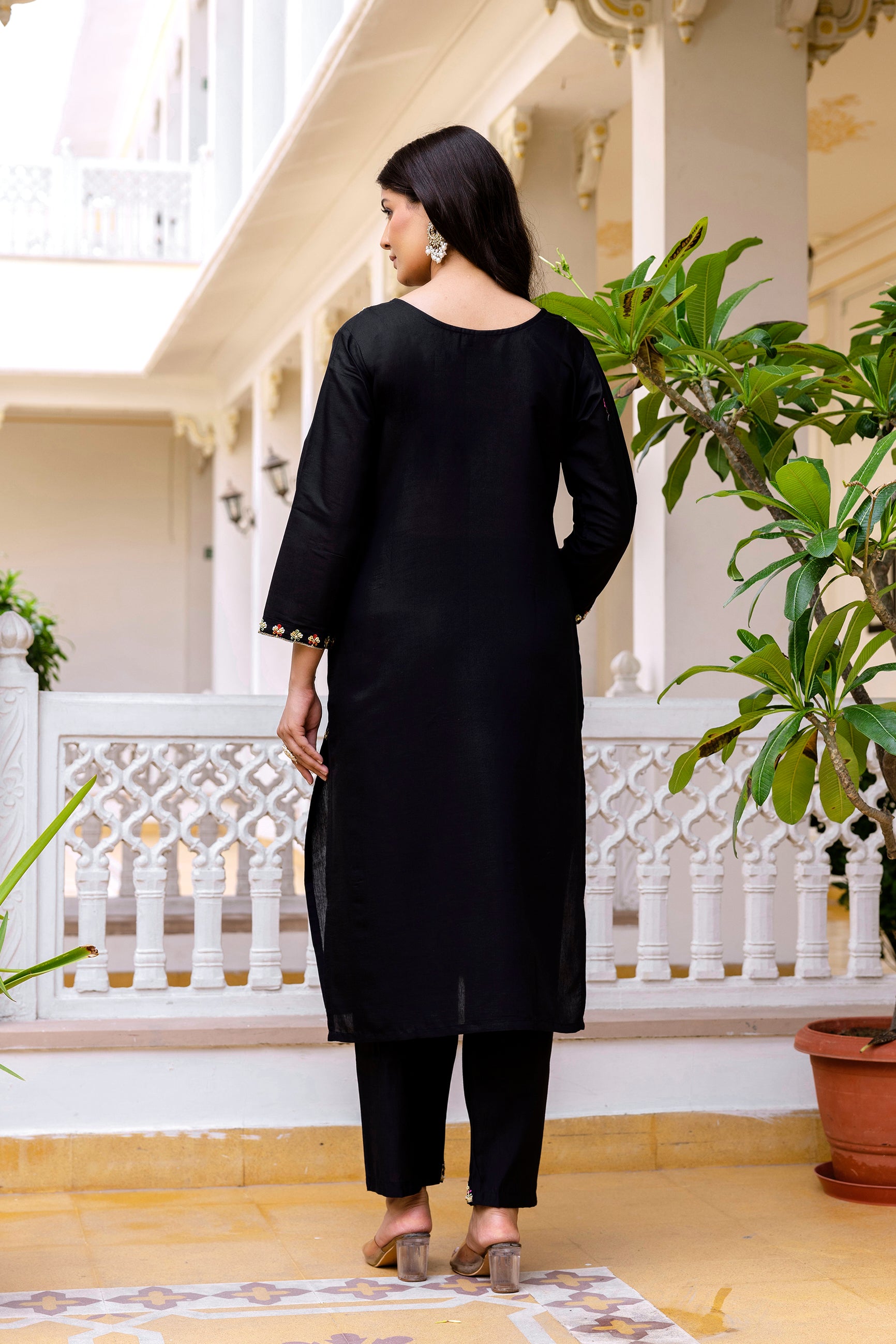 Black Viscose Chanderi Kurta Pant Set With Thread Embroidered With Beads Work With Printed Dupatta