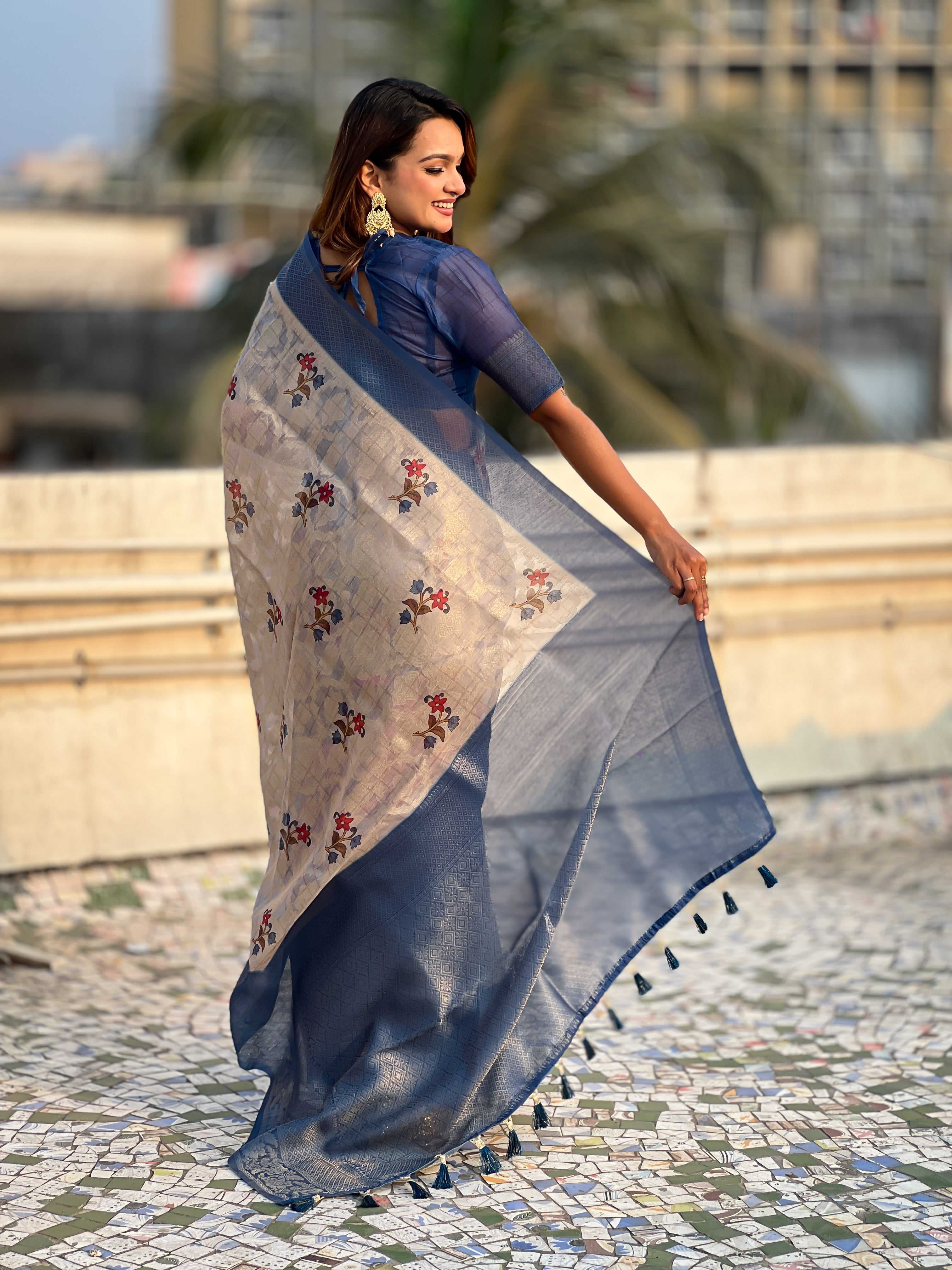 Blue Cotton Linen Woven Designer Saree With Printed Work