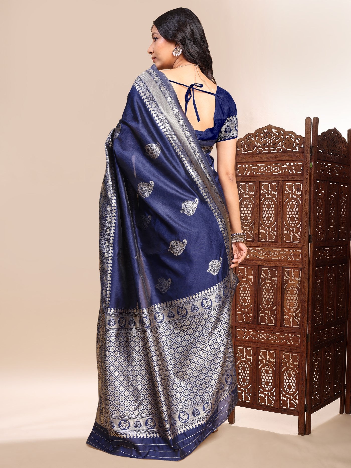 Blue Lichi Silk Saree With Traditional Weaving