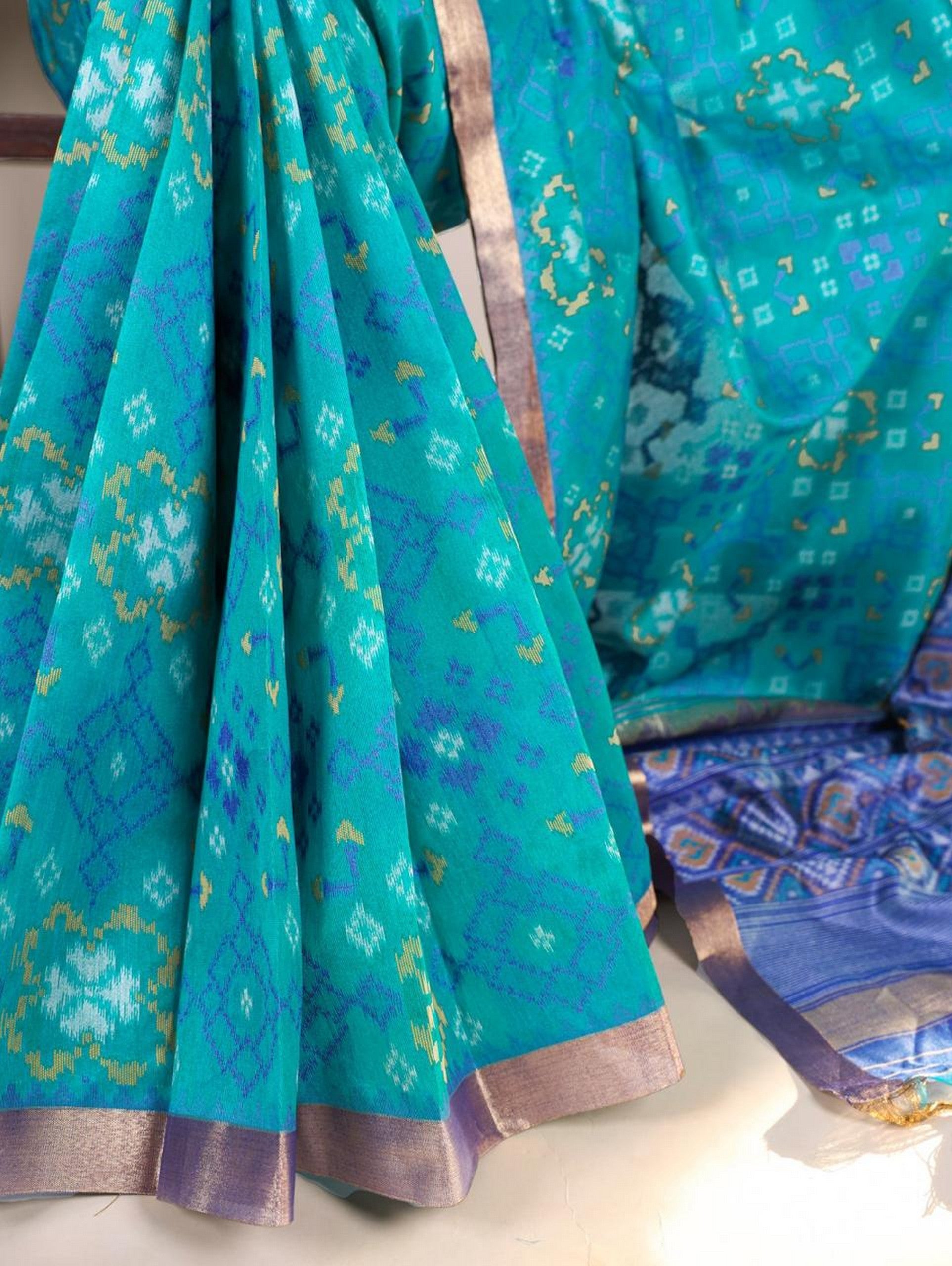 Blue Weaving Pattern And Zari Weaving Border With Fancy Tassels Ethnic Raw Silk Saree