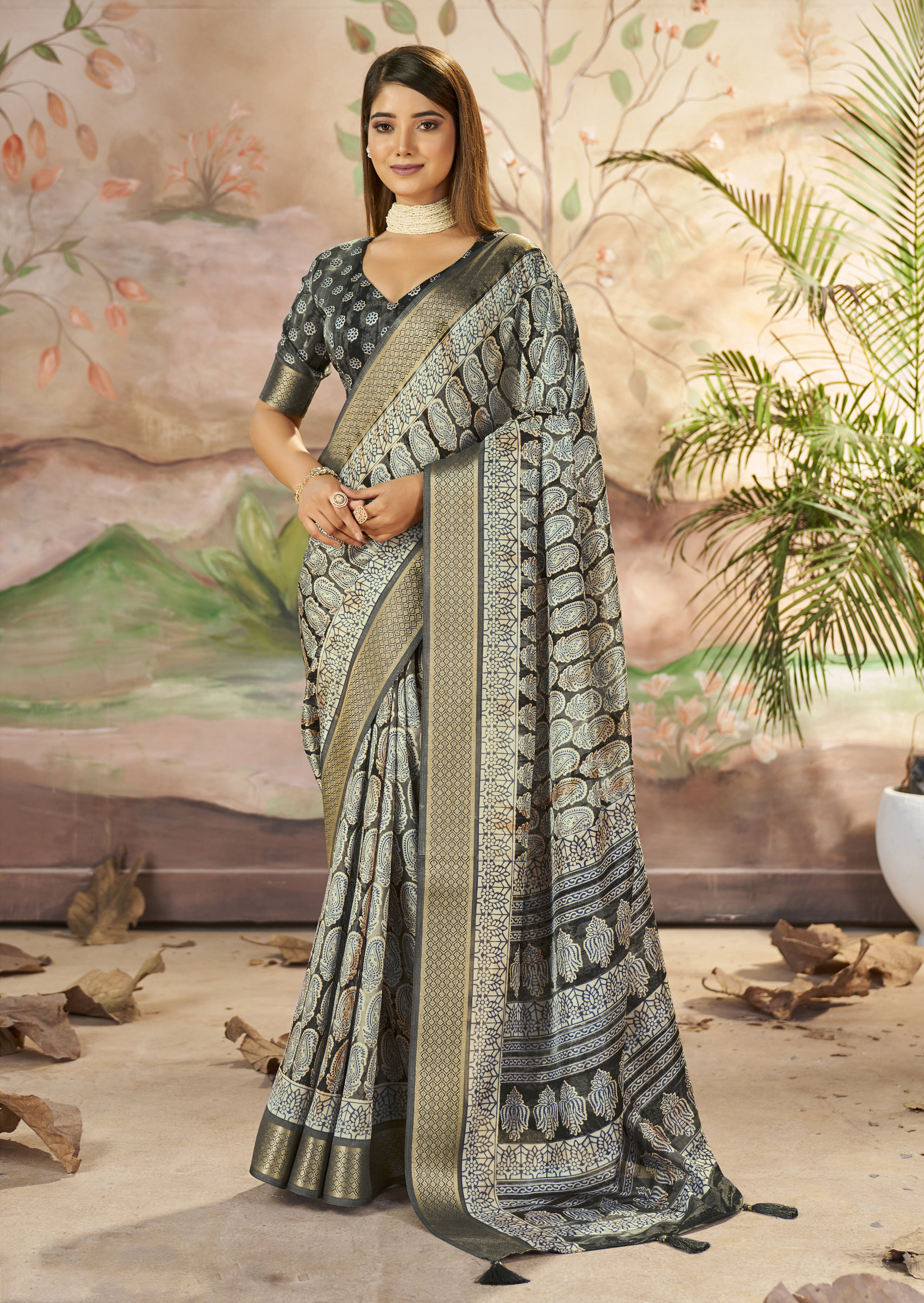 Carbon Grey Beautiful Dolla Silk Woven Border Designer With Printed Saree