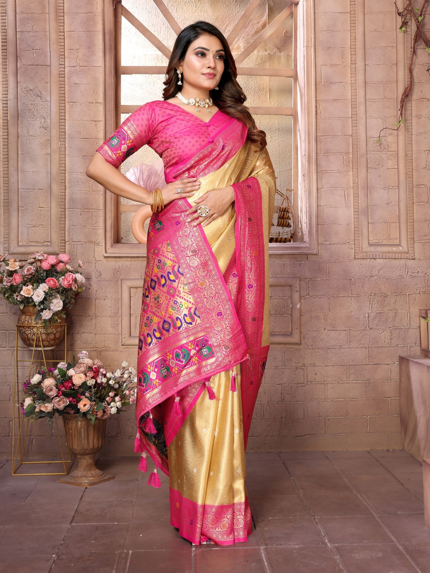 Cream Banarasi Tissue Silk Saree With Traditional Weaving