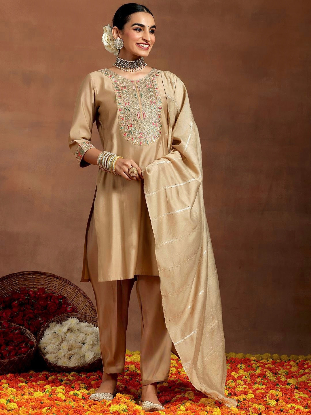 Cream Chanderi Kurta Pant Set With Heavy Thread Embroidered Work