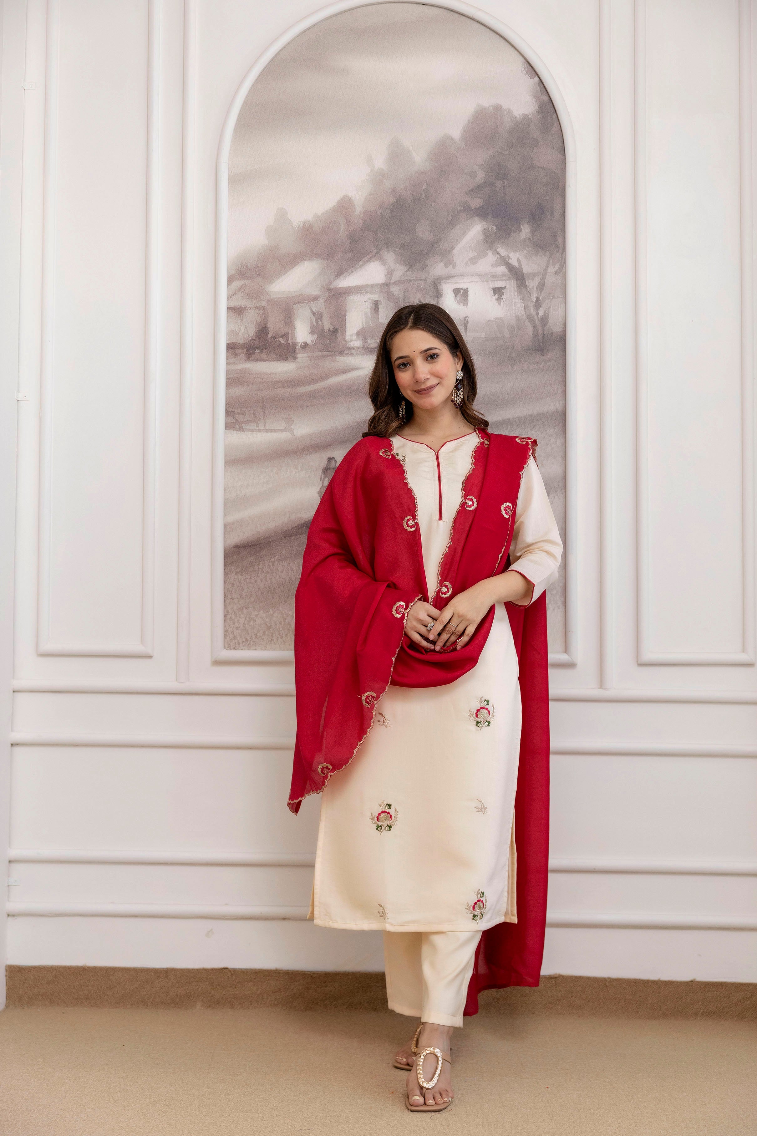 Cream Chanderi Kurta Pant Set With Heavy Thread Embroidery Work
