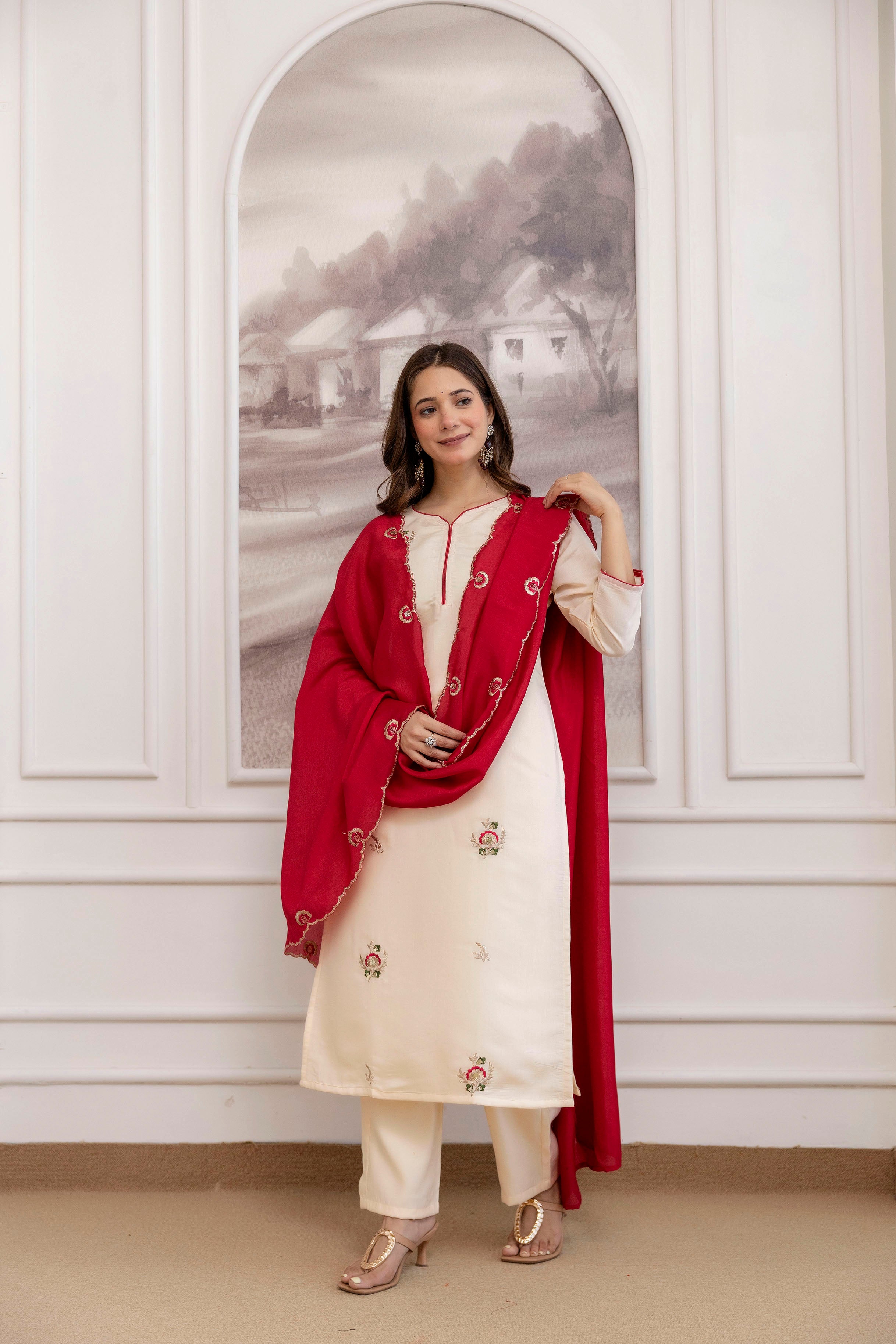 Cream Chanderi Kurta Pant Set With Heavy Thread Embroidery Work