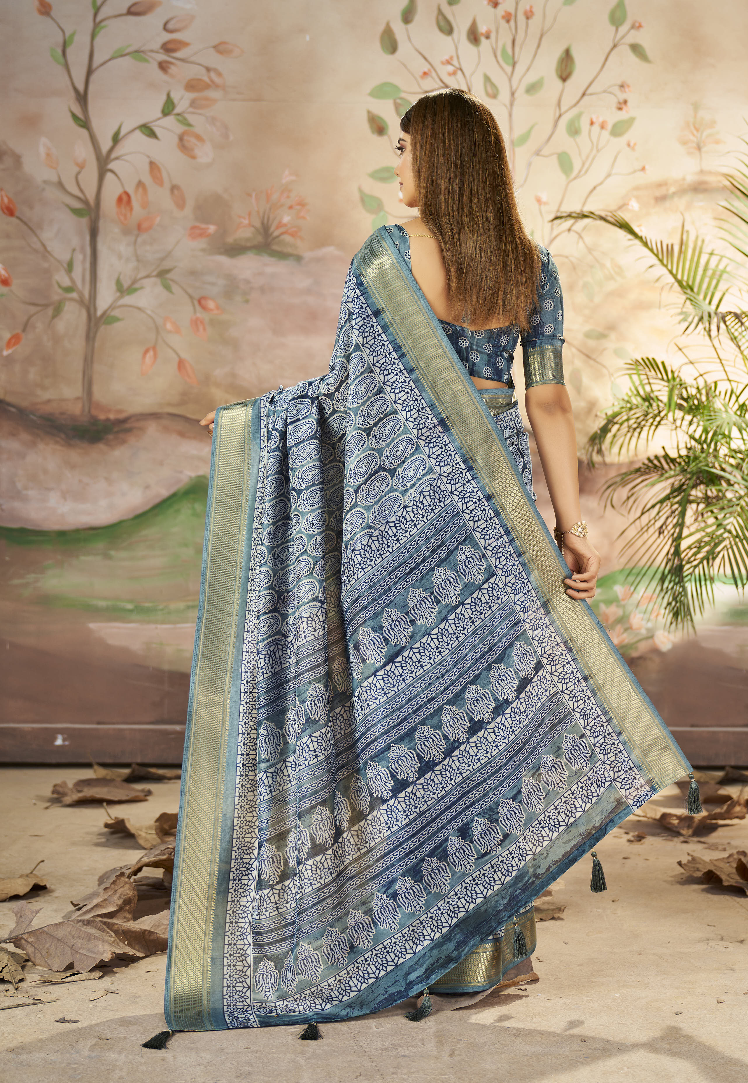 Dark Slate Grey Beautiful Dolla Silk Woven Border Designer With Printed Saree