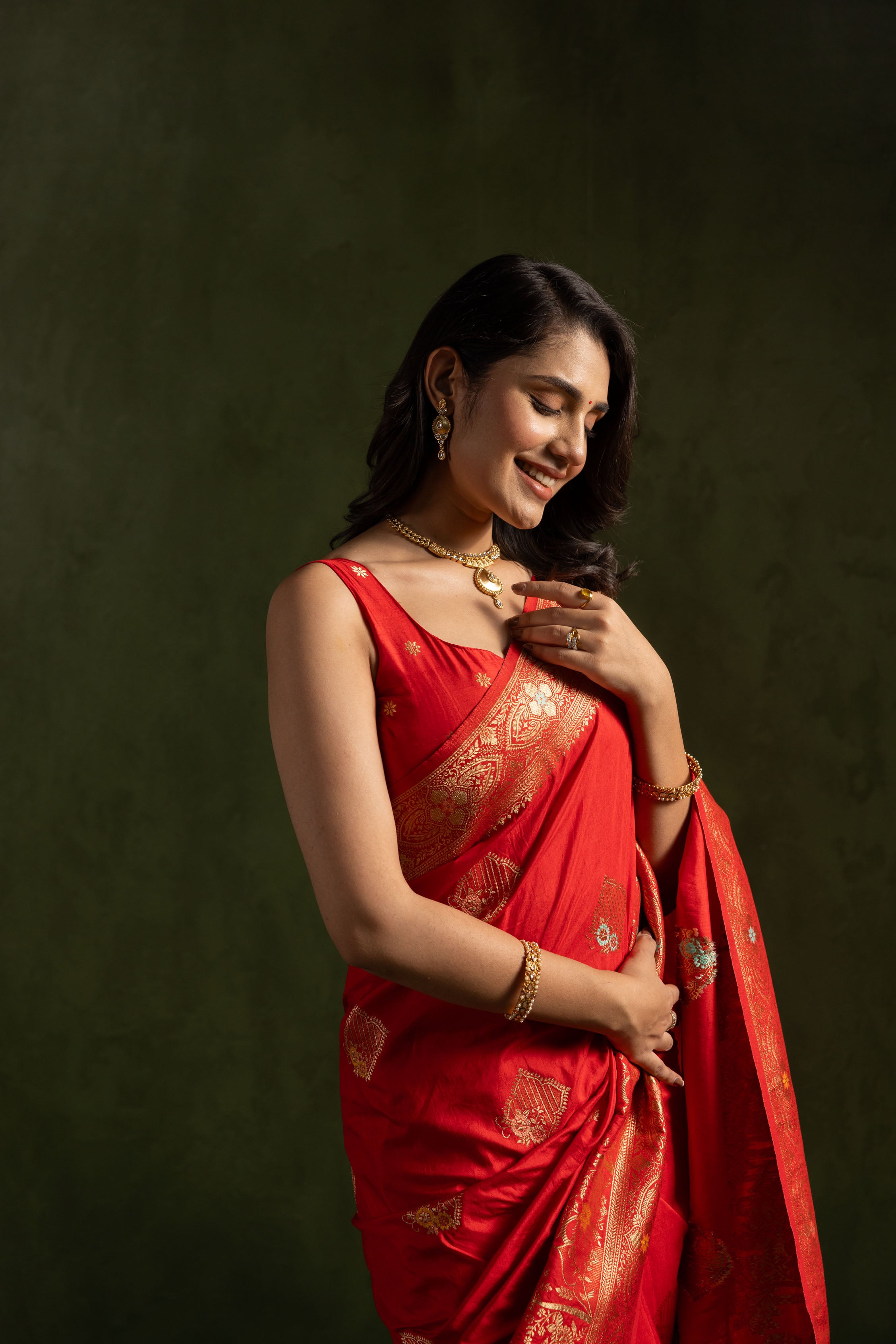 Dolla Silk Woven Jari Designer Ethnic Red Sophisticated Partywear Saree