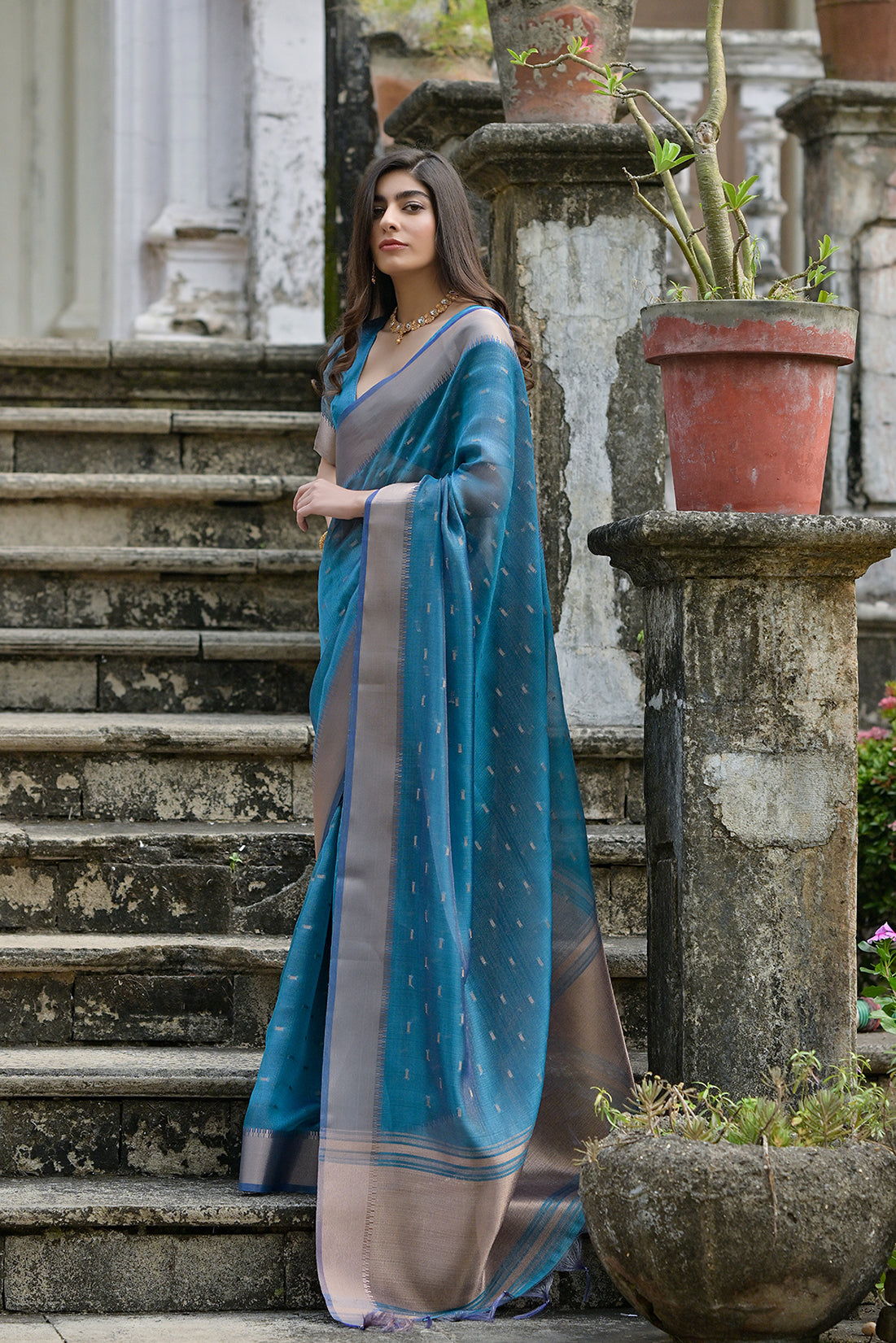 Firozi Soft Tussar Silk Saree with Butti and Zari Pallu