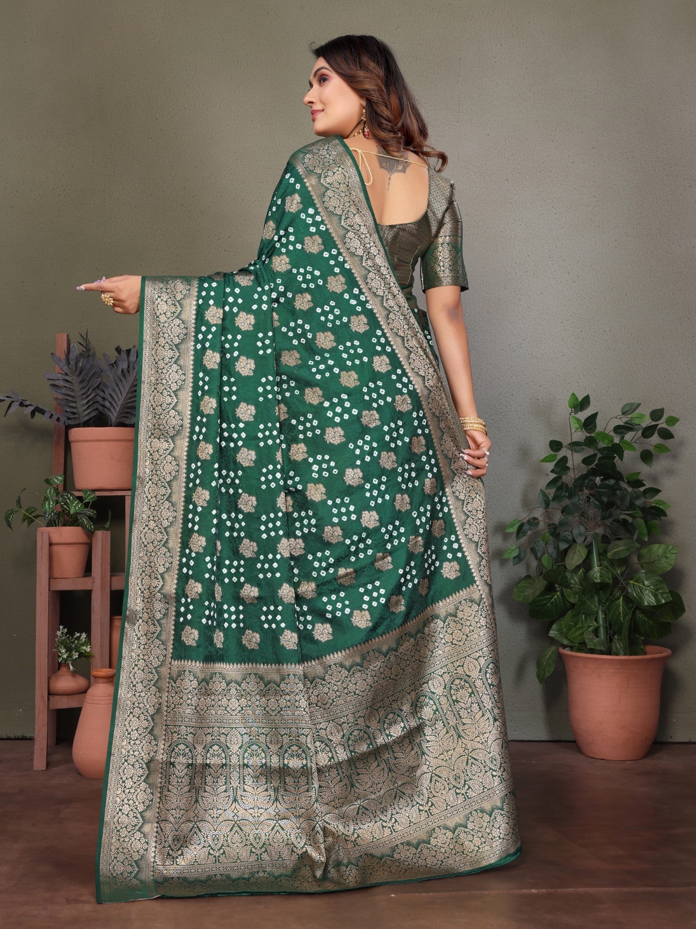 Green Bandhej Silk Saree With Premium Zari Weaving