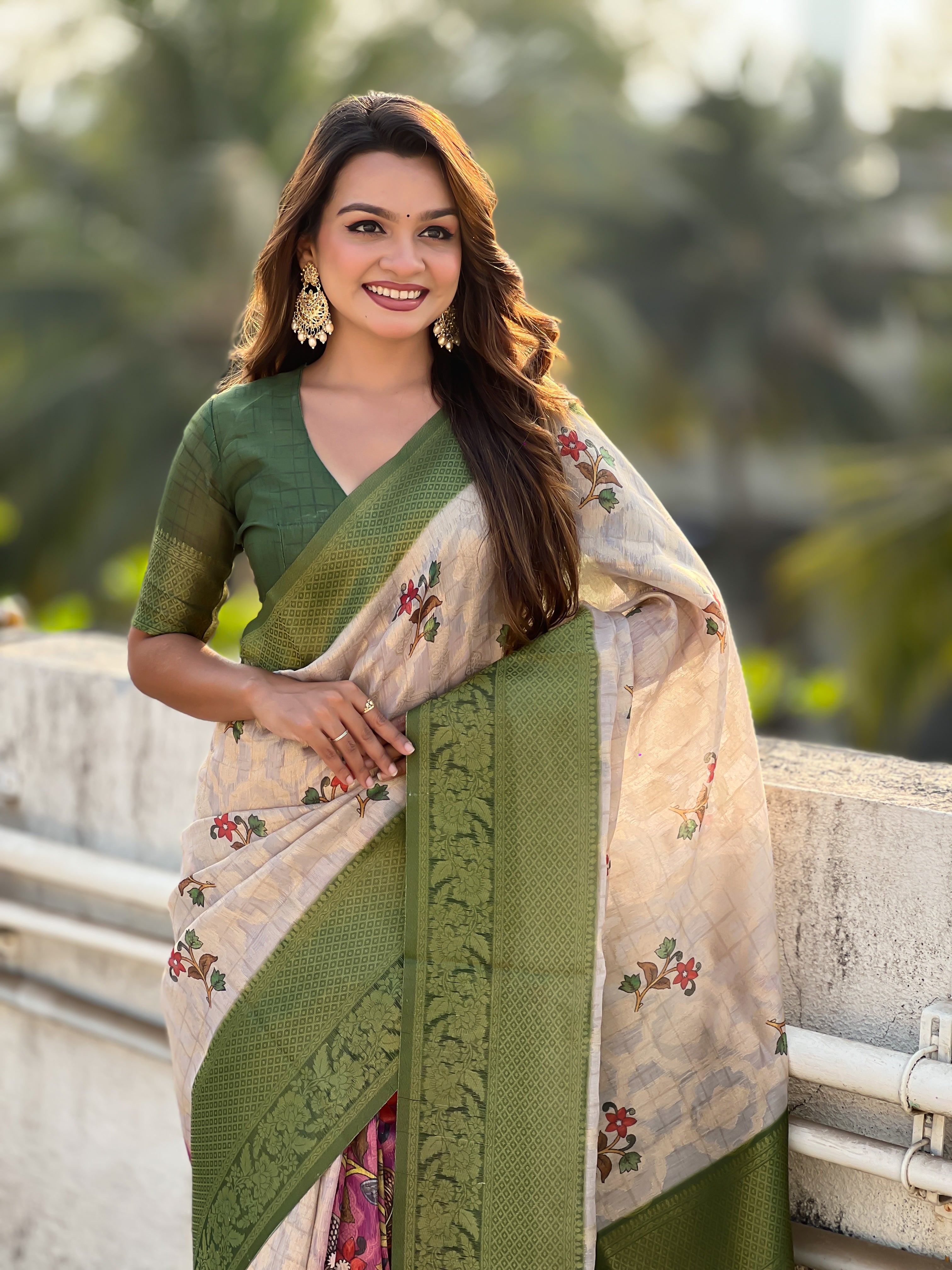 Green Cotton Linen Woven Designer Saree With Printed Work