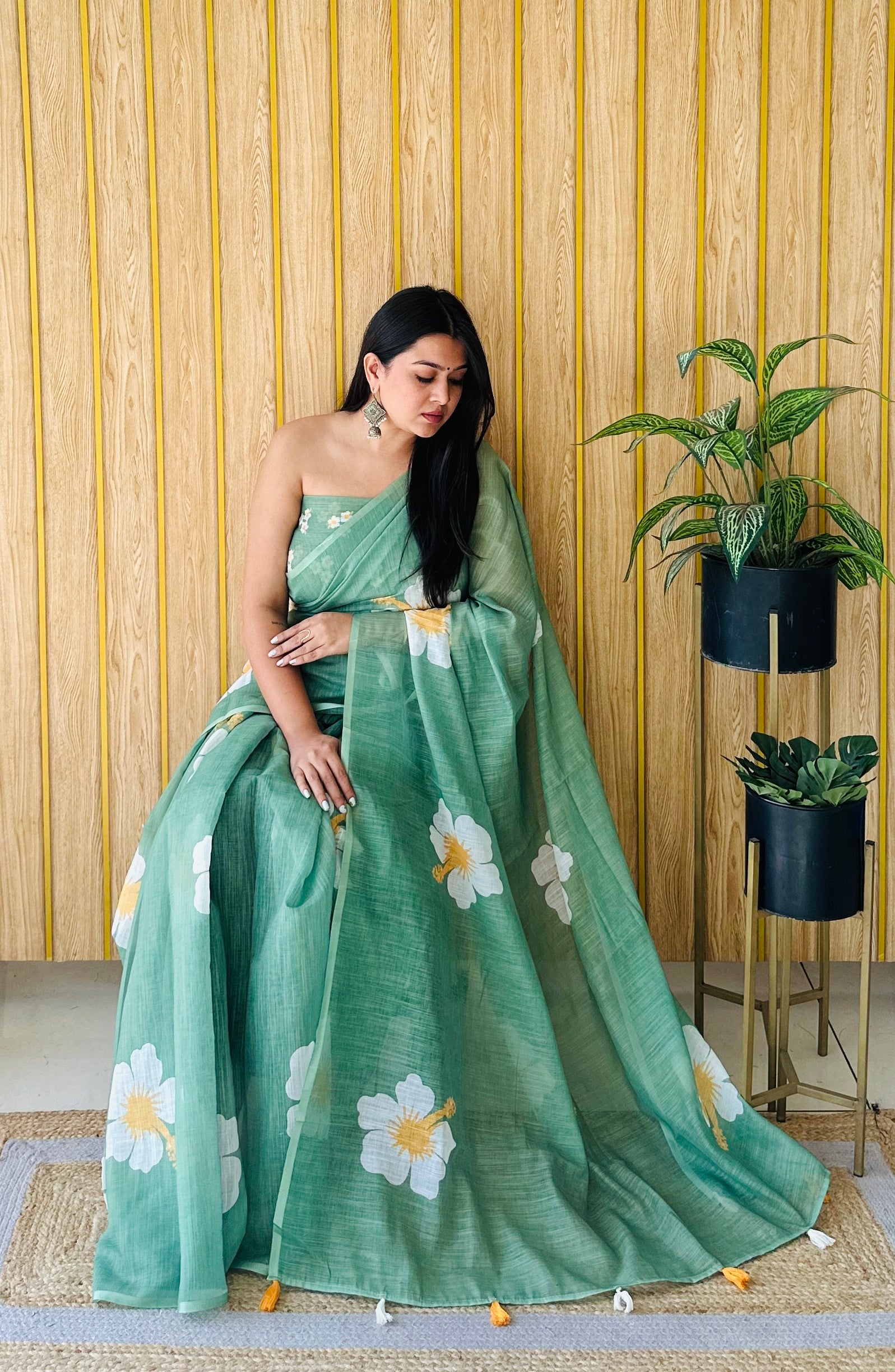 Green Linen Floral Printed Girlie Looks Saree