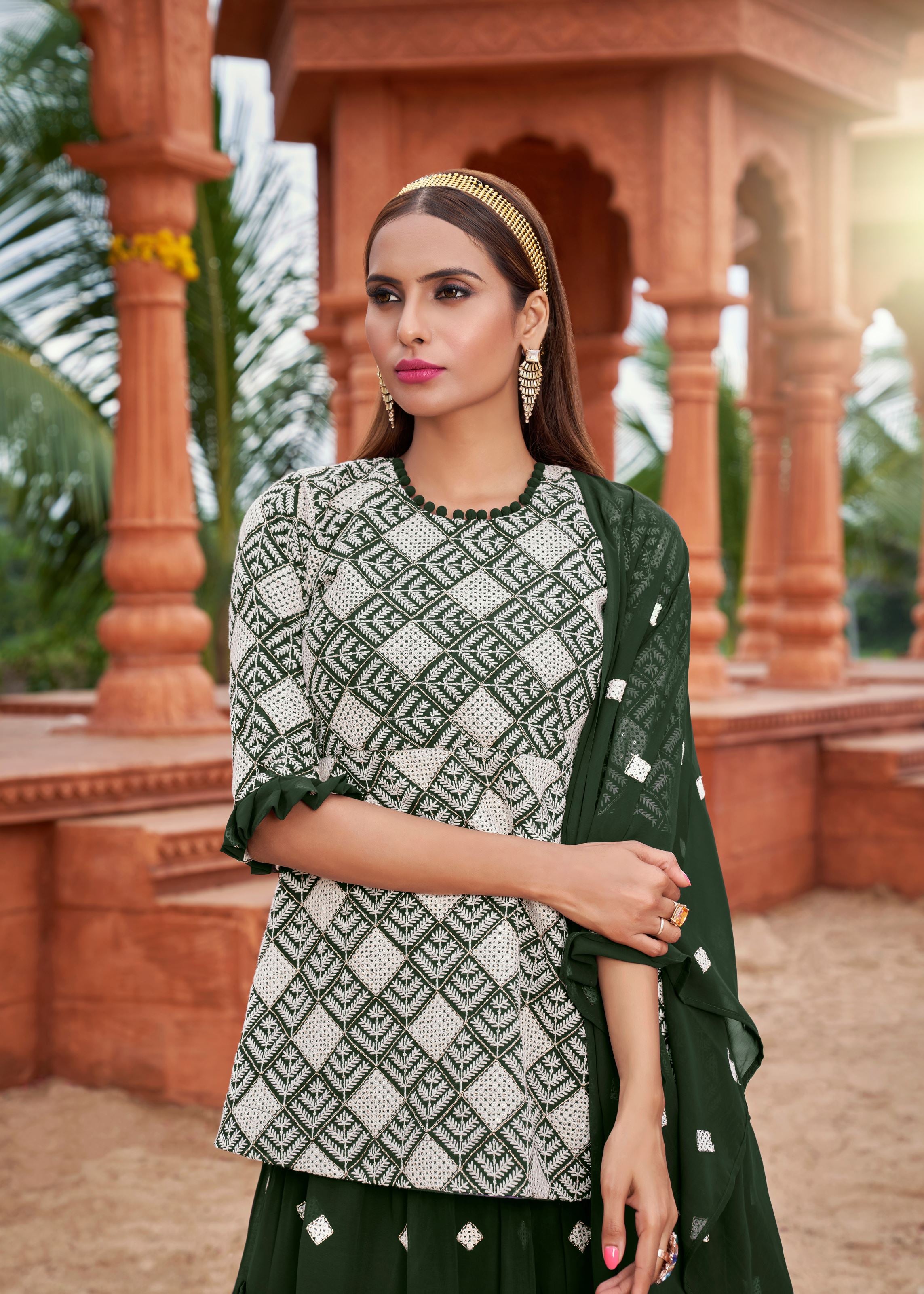 Green Sarara Suite With Heavy Fox Georgette And Cotton Embroidery Work