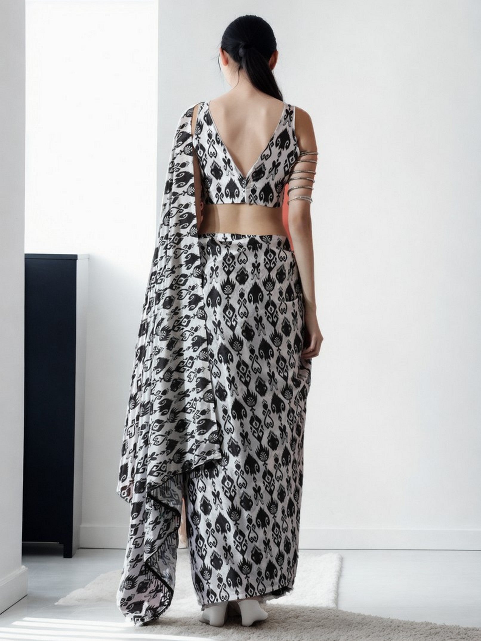 Grey Chinnon Digital Print & Lace Border Trendy Ready To Wear Saree