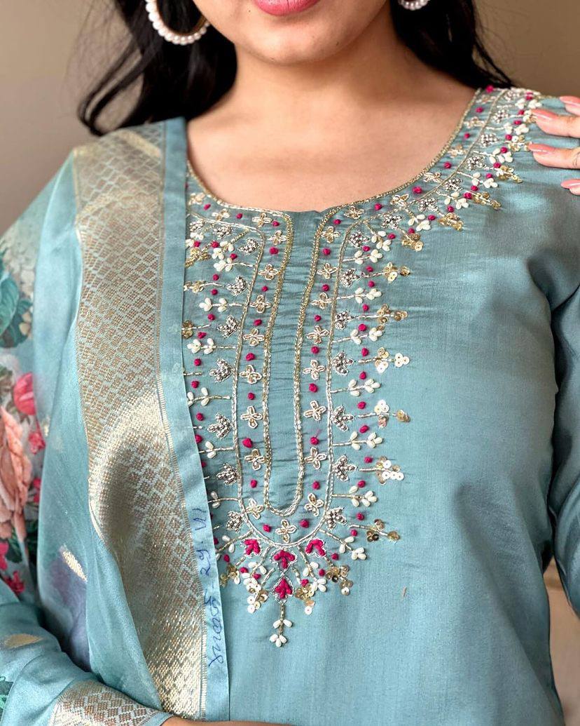 Grey Kurta Pant Set with Thread Embroidery Work With Printed Dupatta