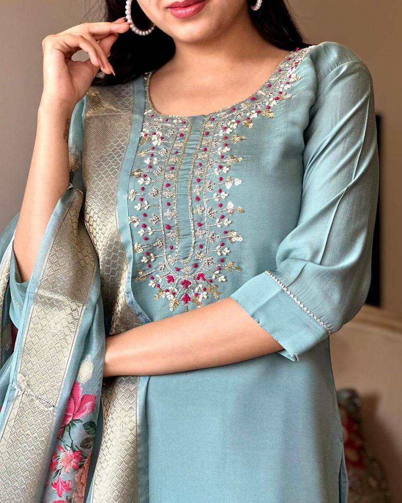 Grey Kurta Pant Set with Thread Embroidery Work With Printed Dupatta