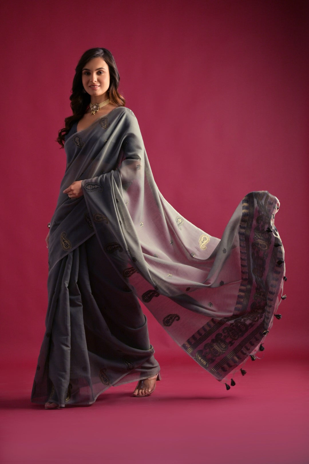 Grey Mul Cotton Saree with Keri Pallu and Butti Weaves