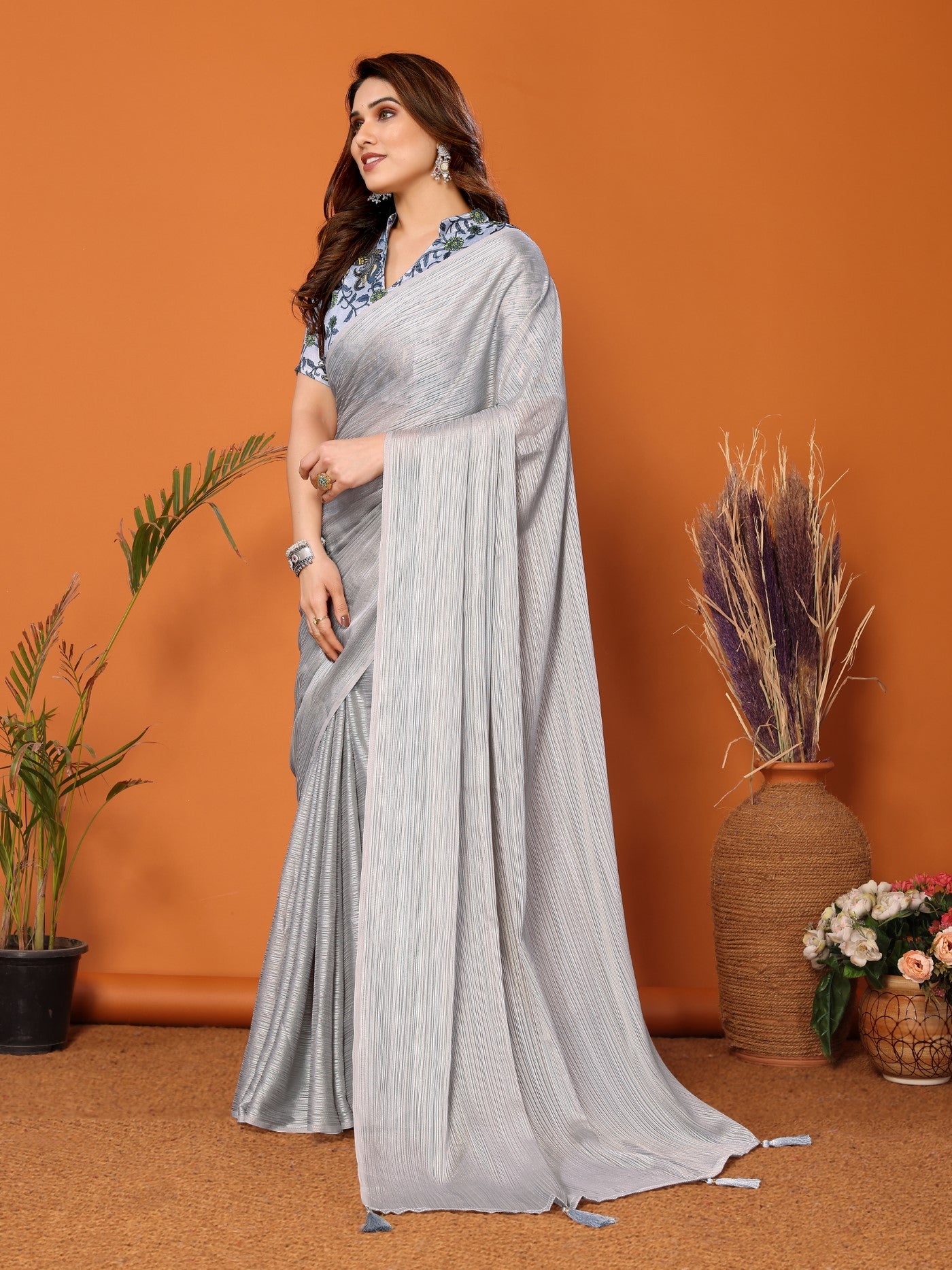 Grey Polyester Zari Saree With Plain Saree With Kalamkari Print Blouse