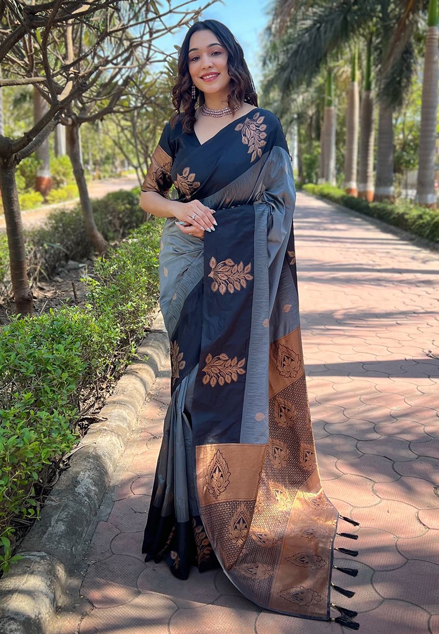 Grey Silk Blend Saree With Floral Border Zari Woven Work