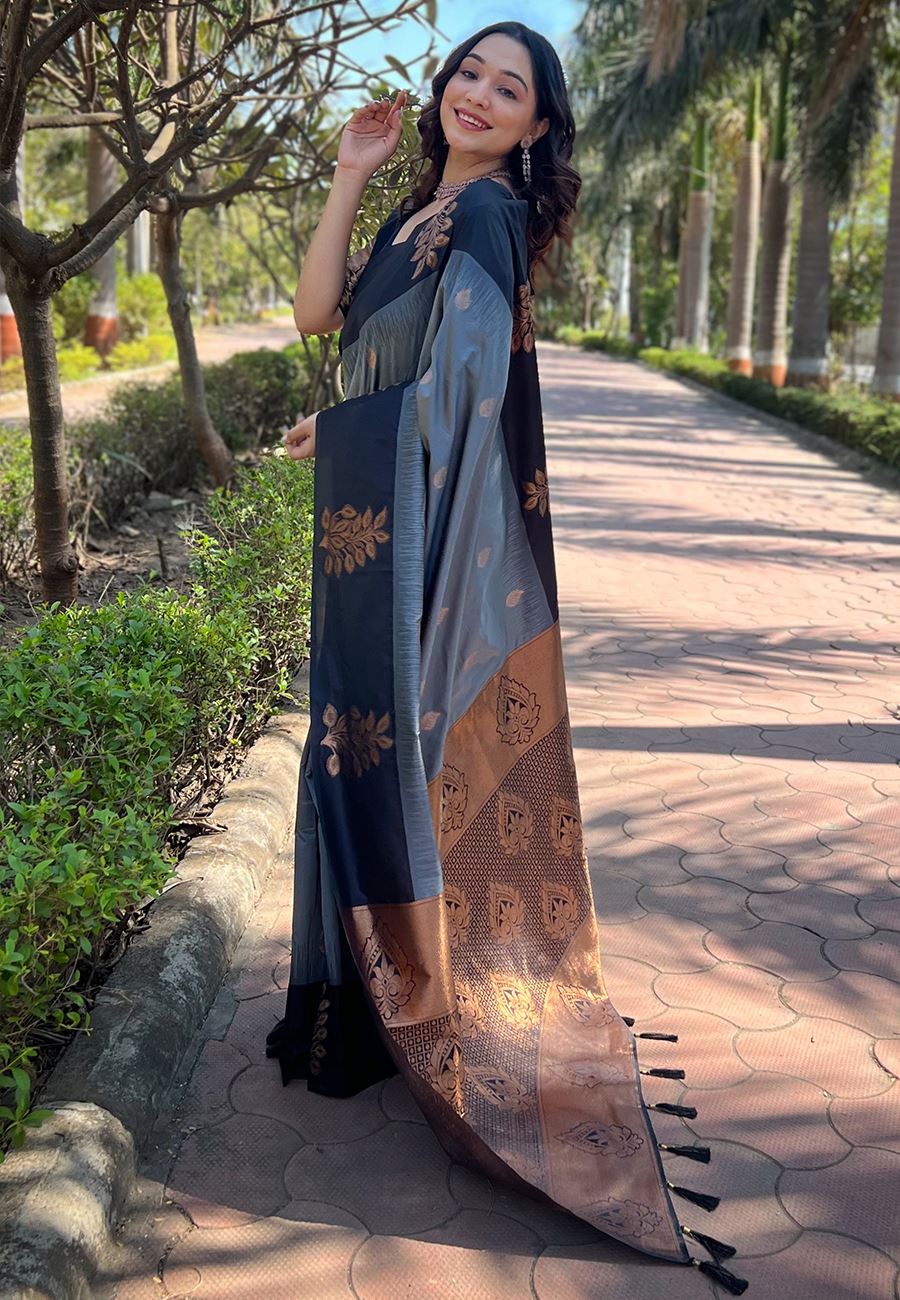 Grey Silk Blend Saree With Floral Border Zari Woven Work