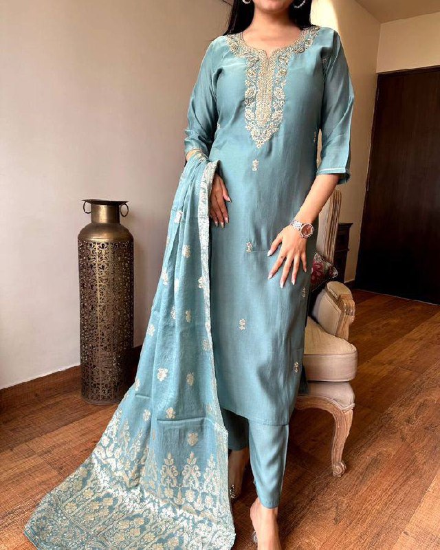 Grey Viscose Chanderi Kurta Pant With Heavy Thread Embroidery Work With Jacquard Woven Dupatta