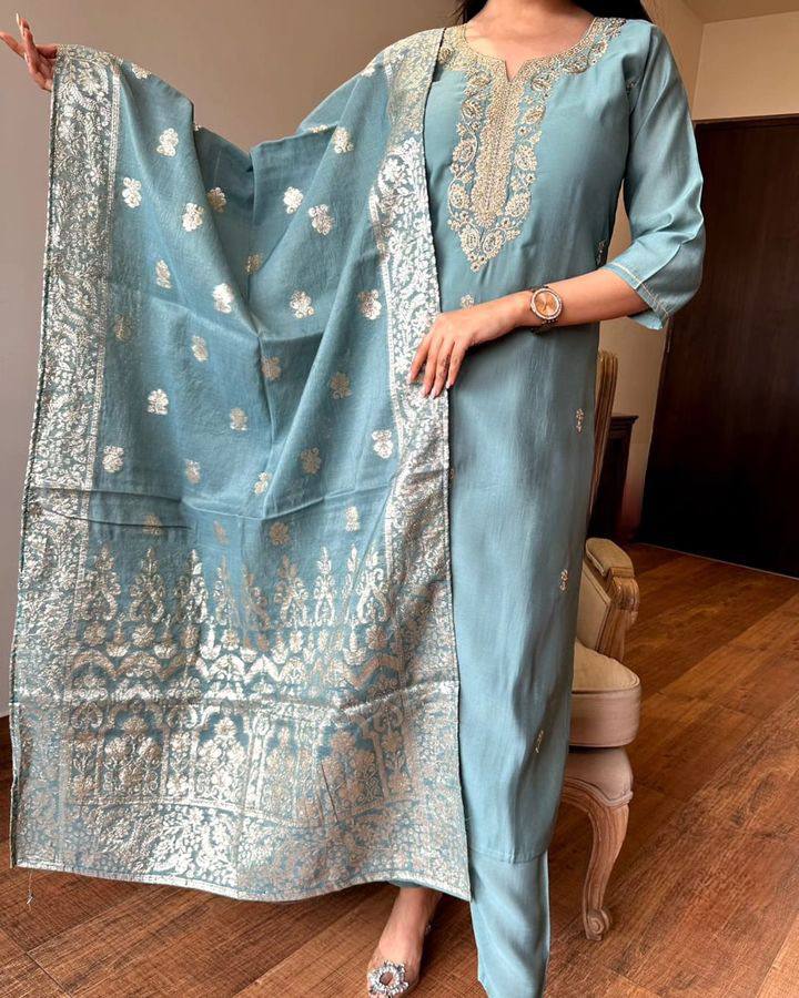 Grey Viscose Chanderi Kurta Pant With Heavy Thread Embroidery Work With Jacquard Woven Dupatta