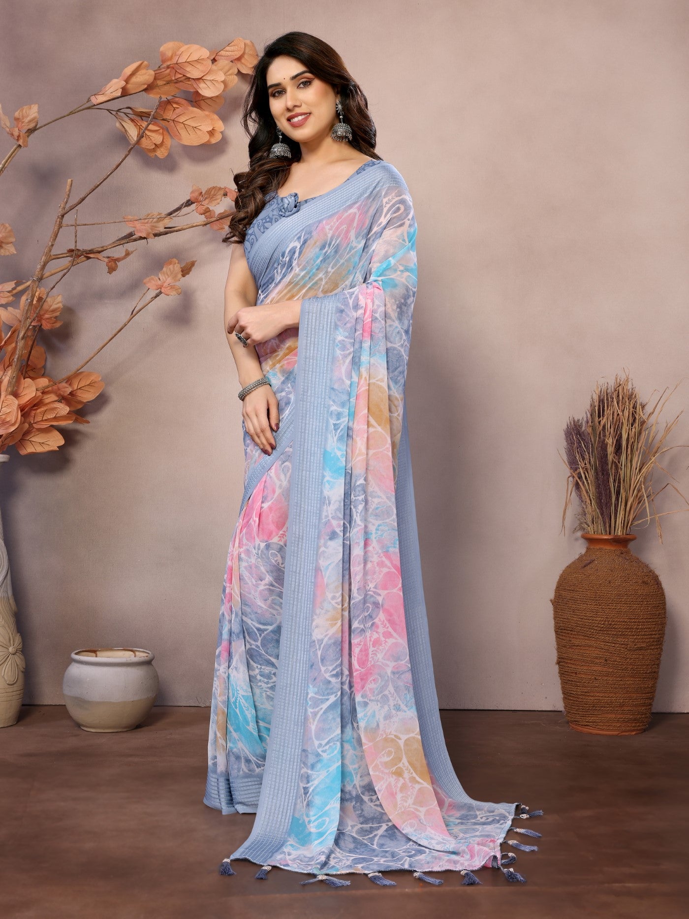 Grey Weightless Patta Saree With Printed