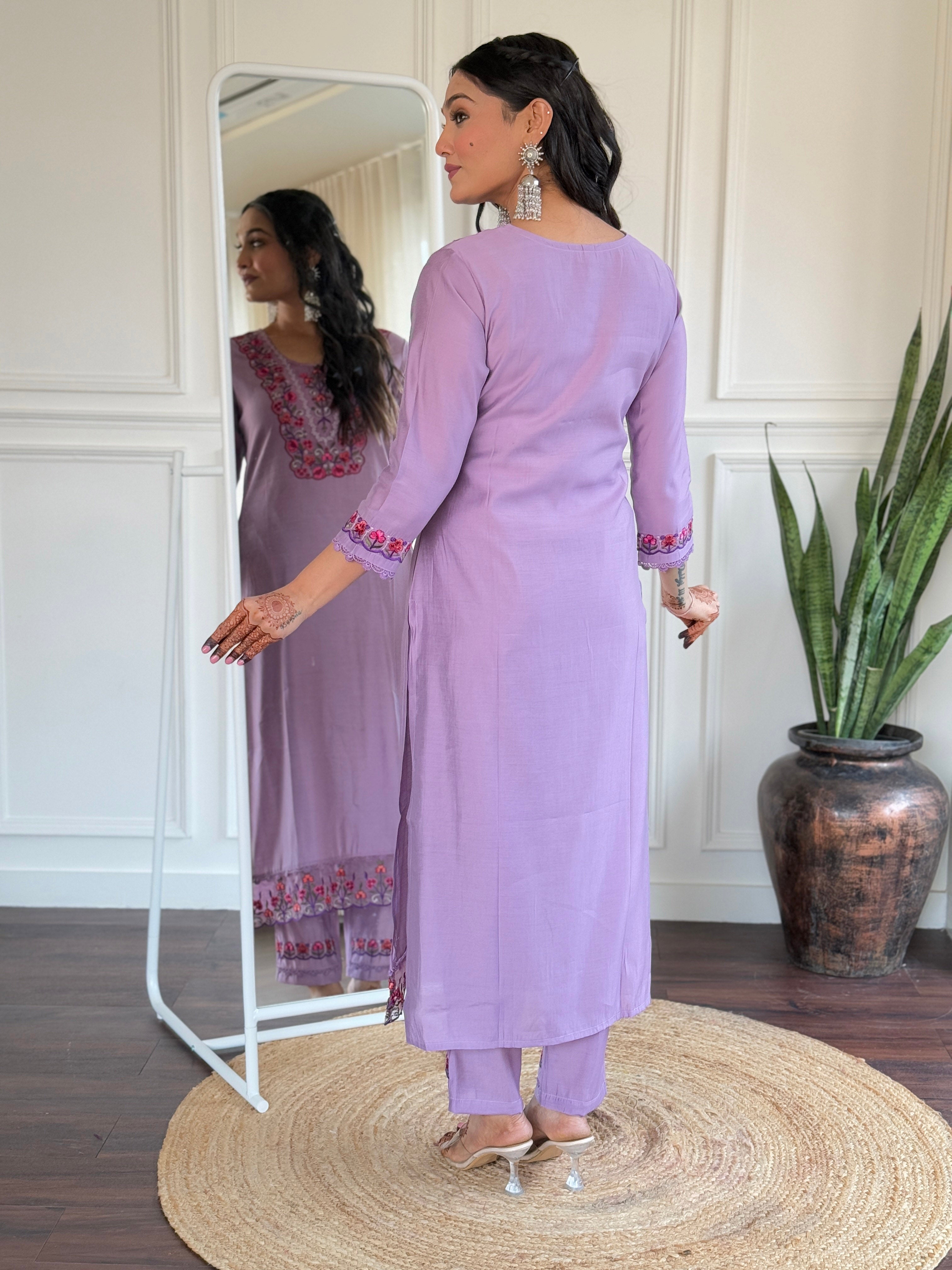 Lavender Bsy Viscose Elegant Kurta Pant Set With Thread Work