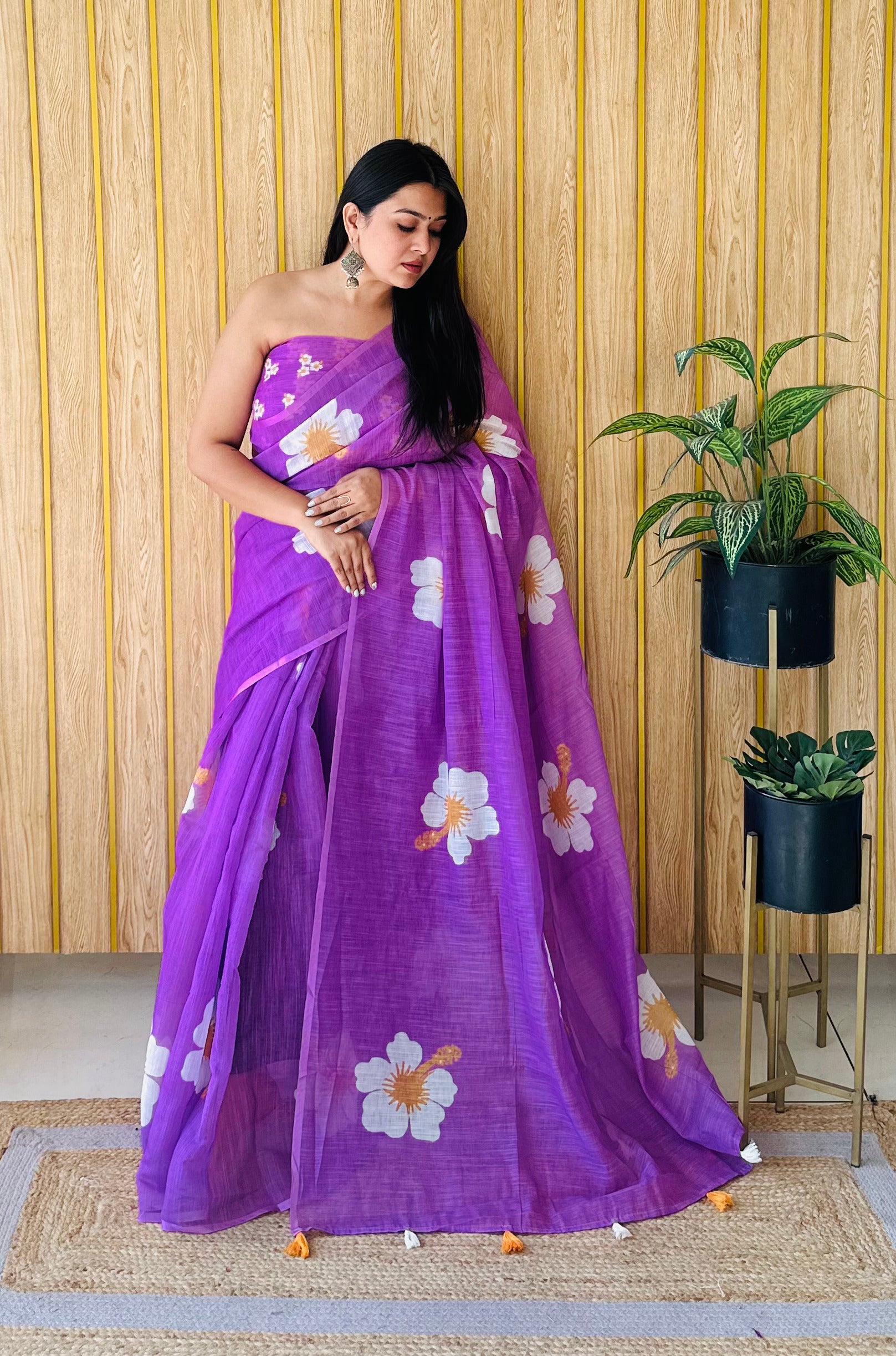Lavender Linen Floral Printed Girlie Looks Saree