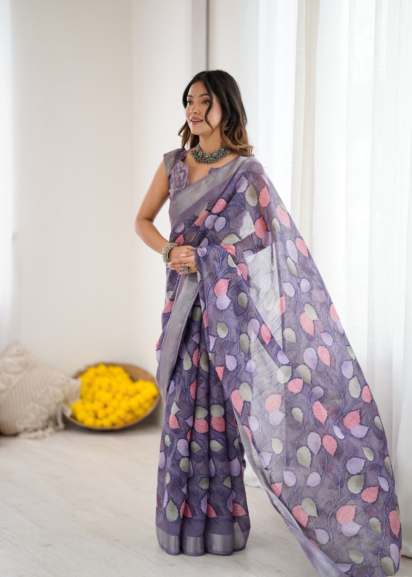 Lavender Linen Patta Saree With Printed Design