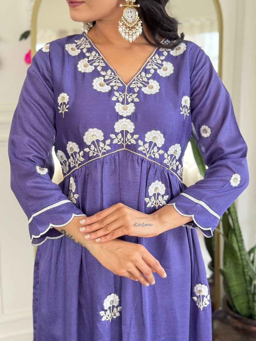 Lavender Vichitra Silk Elegant Kurta Pant Set With Embroidery Work