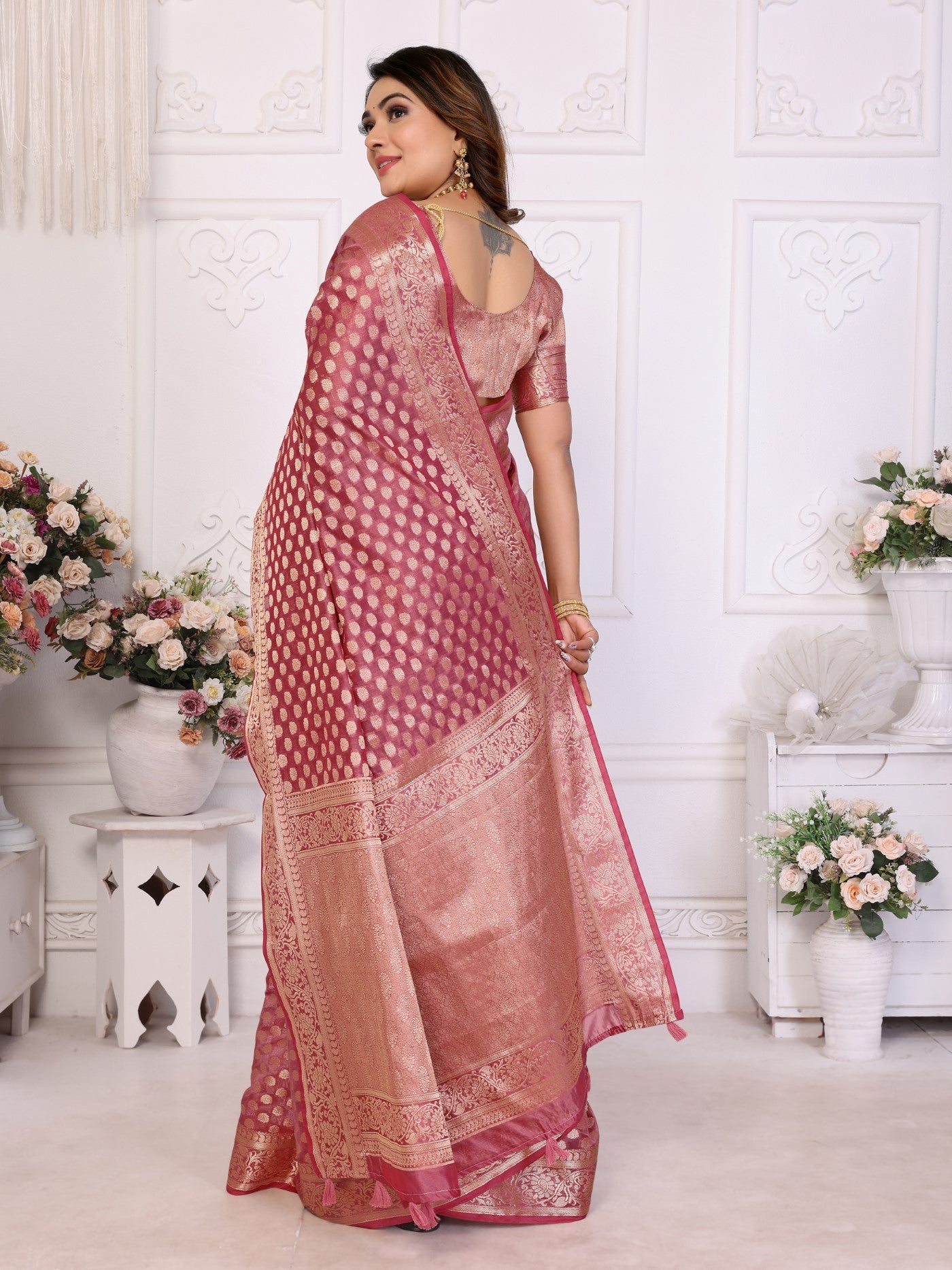 Light Pink Organza Silk Saree With Classic Weaving