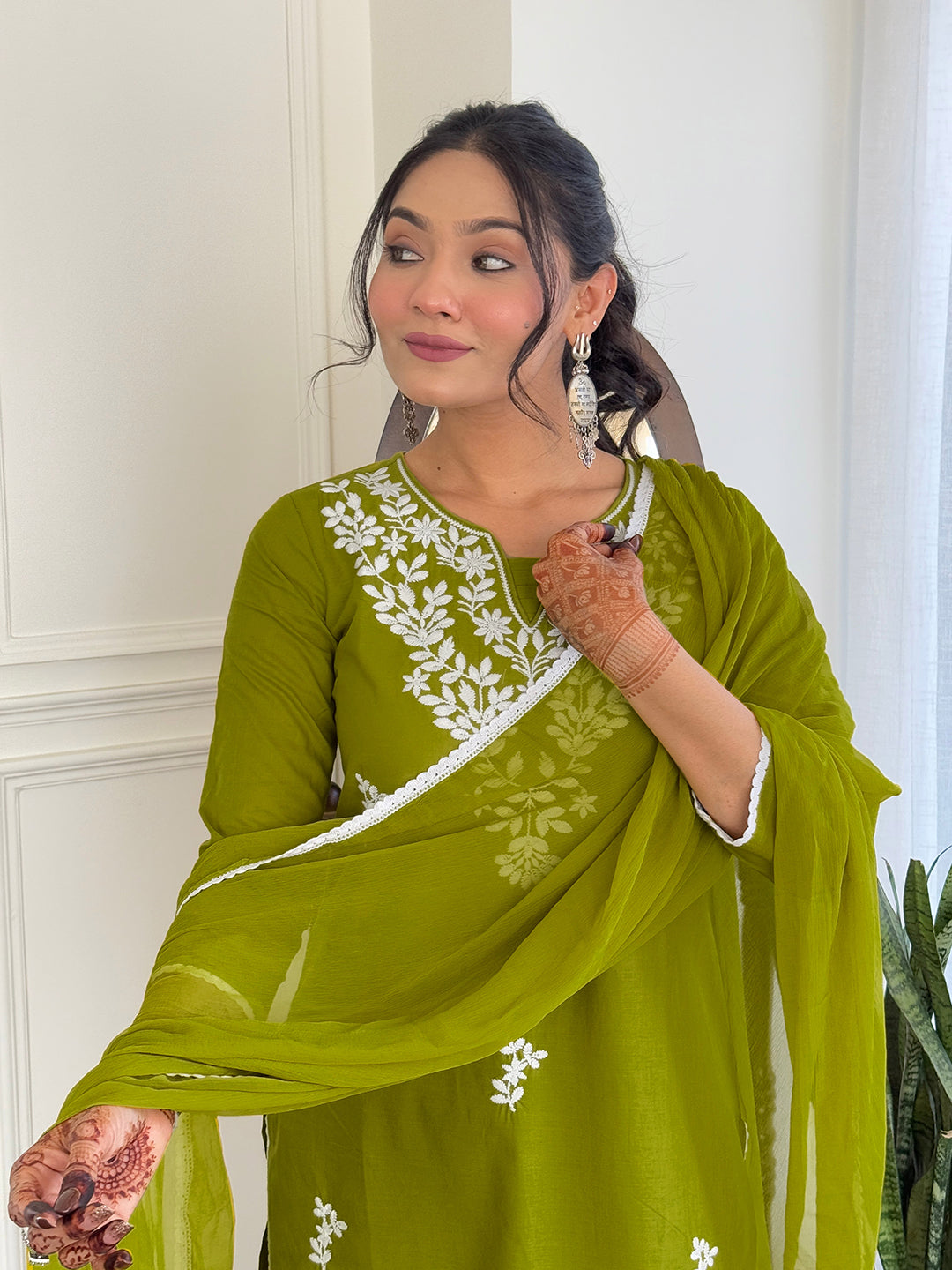 Liril Pure Cotton Elegant Kurta Pant Set With Chikankari Work