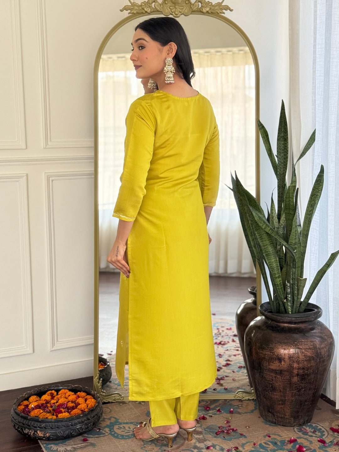 Liril Rayon Elegant Kurta Pant Set With Embroidery Work