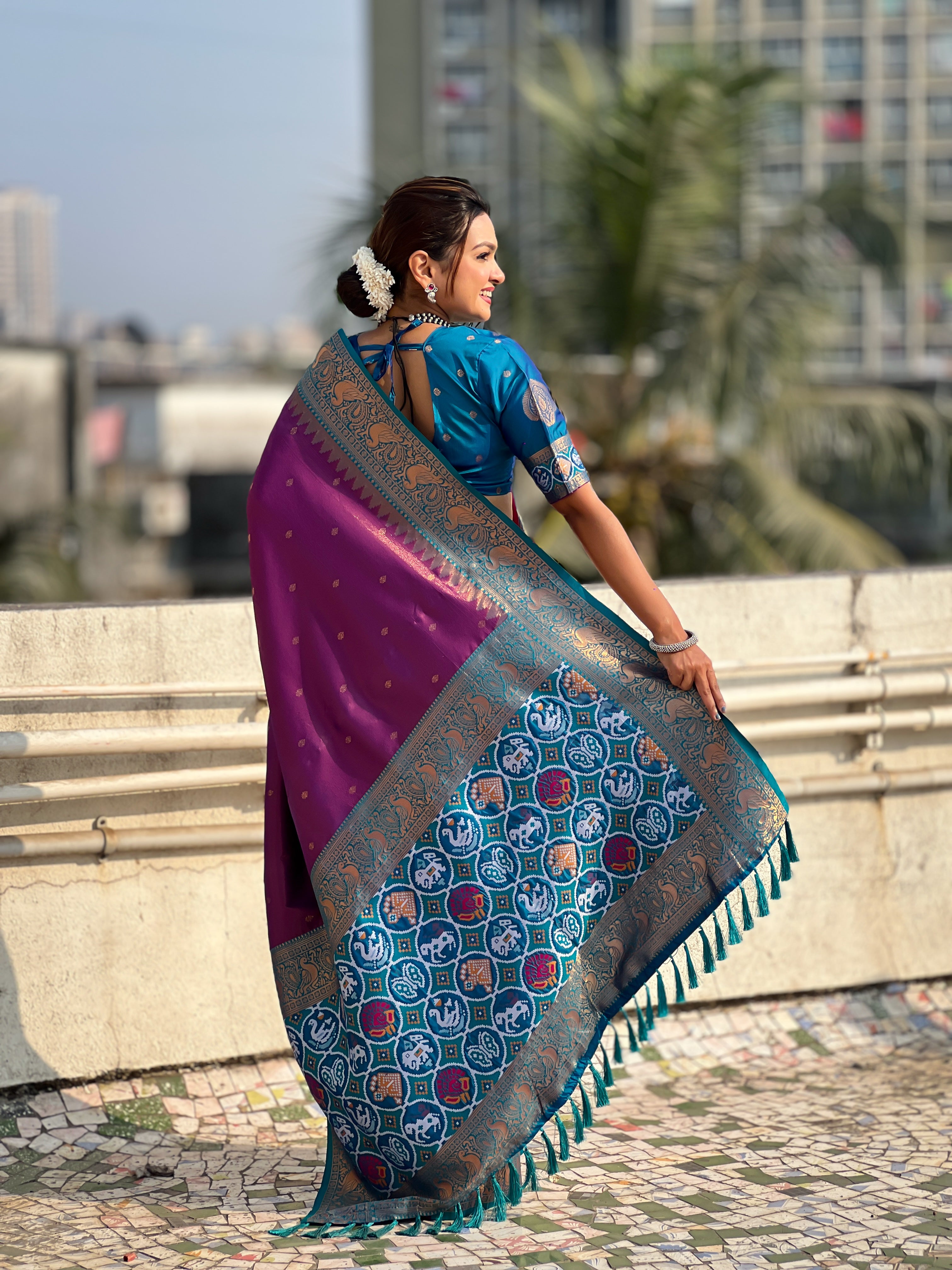 Magenta Jari Tissue Woven Meenakari Pallu Designer Heavy Ethnic Saree