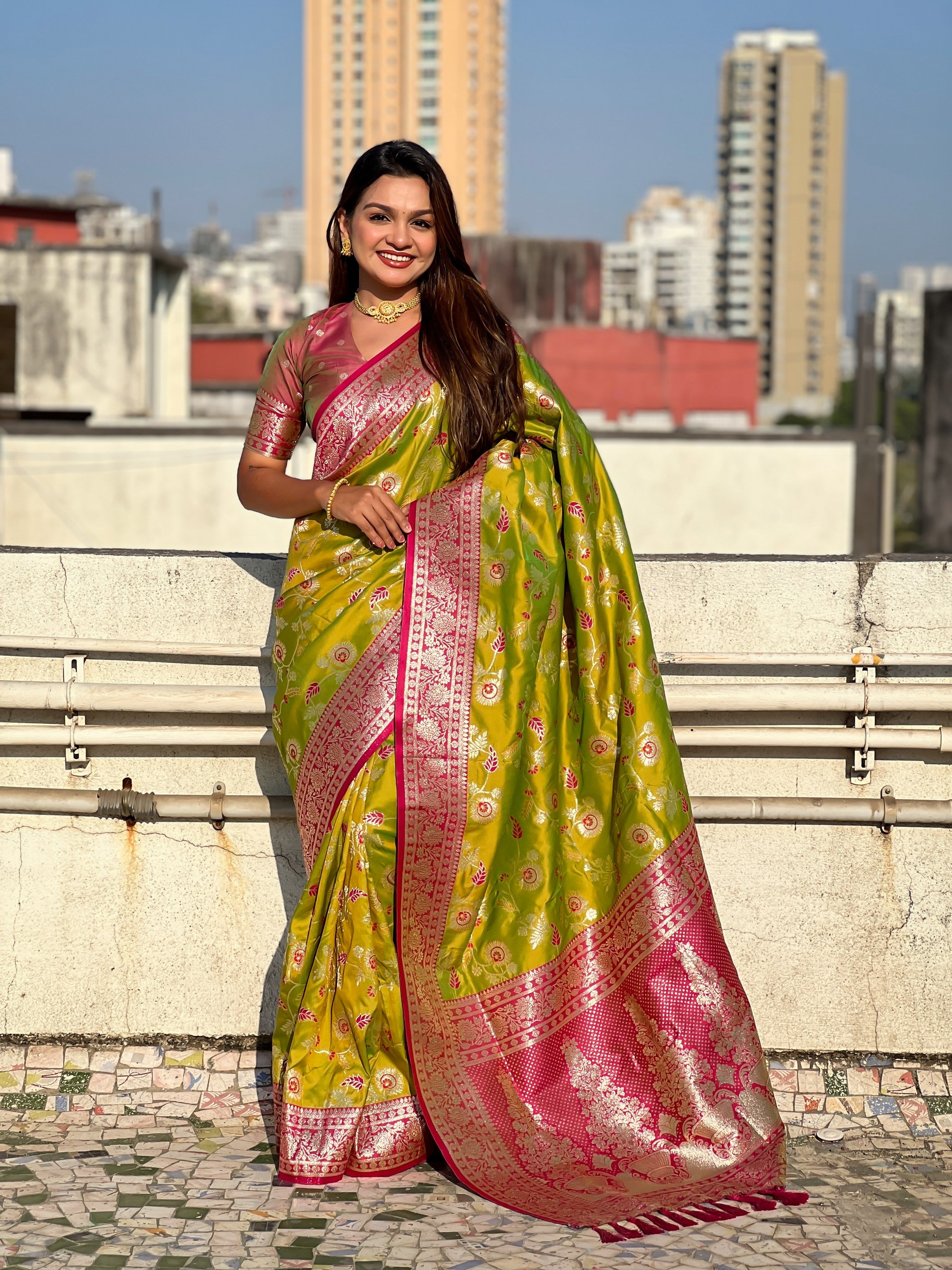 Mahandi Banarasi Silk Weaving Meenakari Designer Heavy Looks Saree
