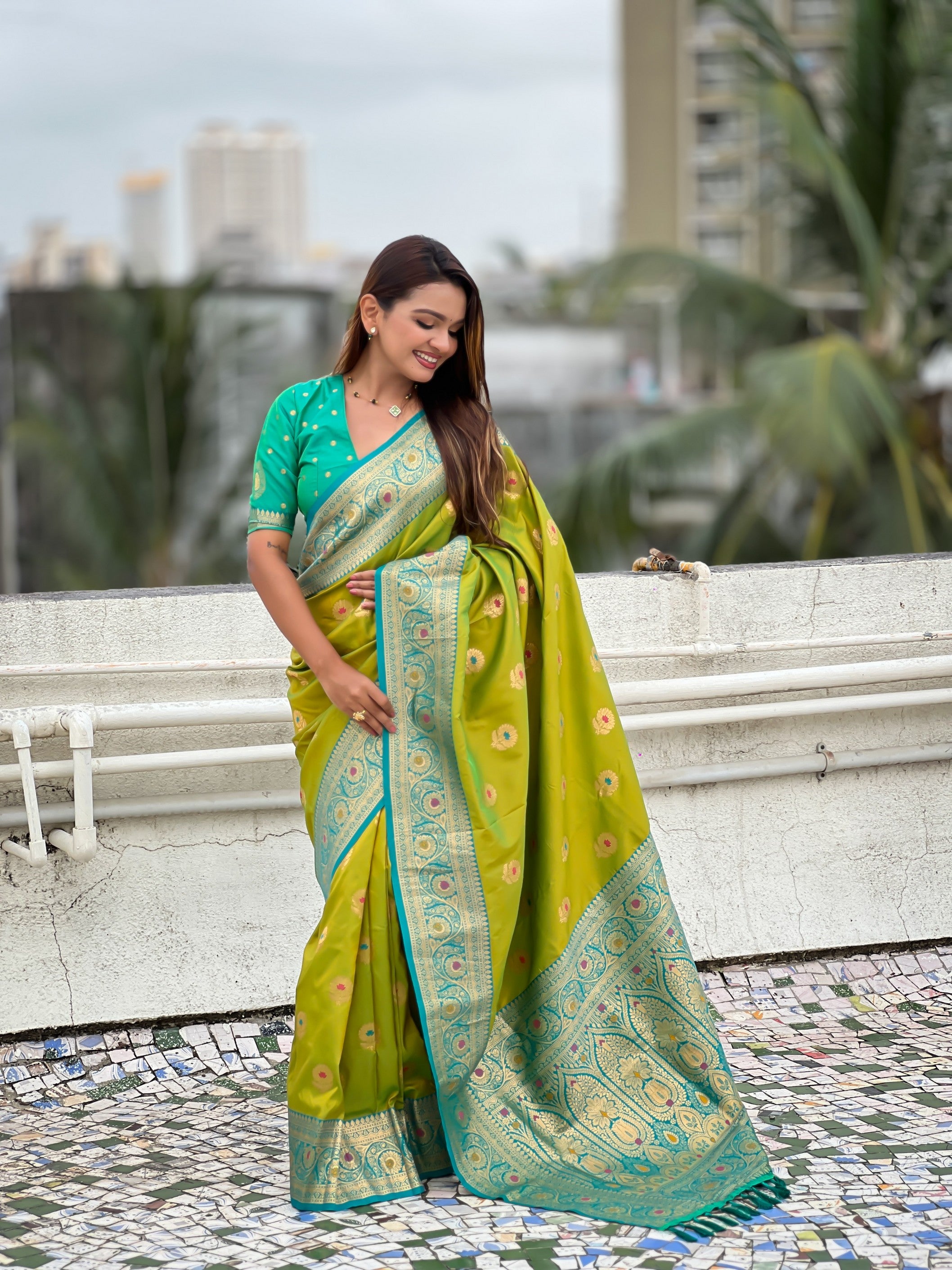 Mahendi Soft Silk Woven Meenakari Designer Trending Partywear Saree