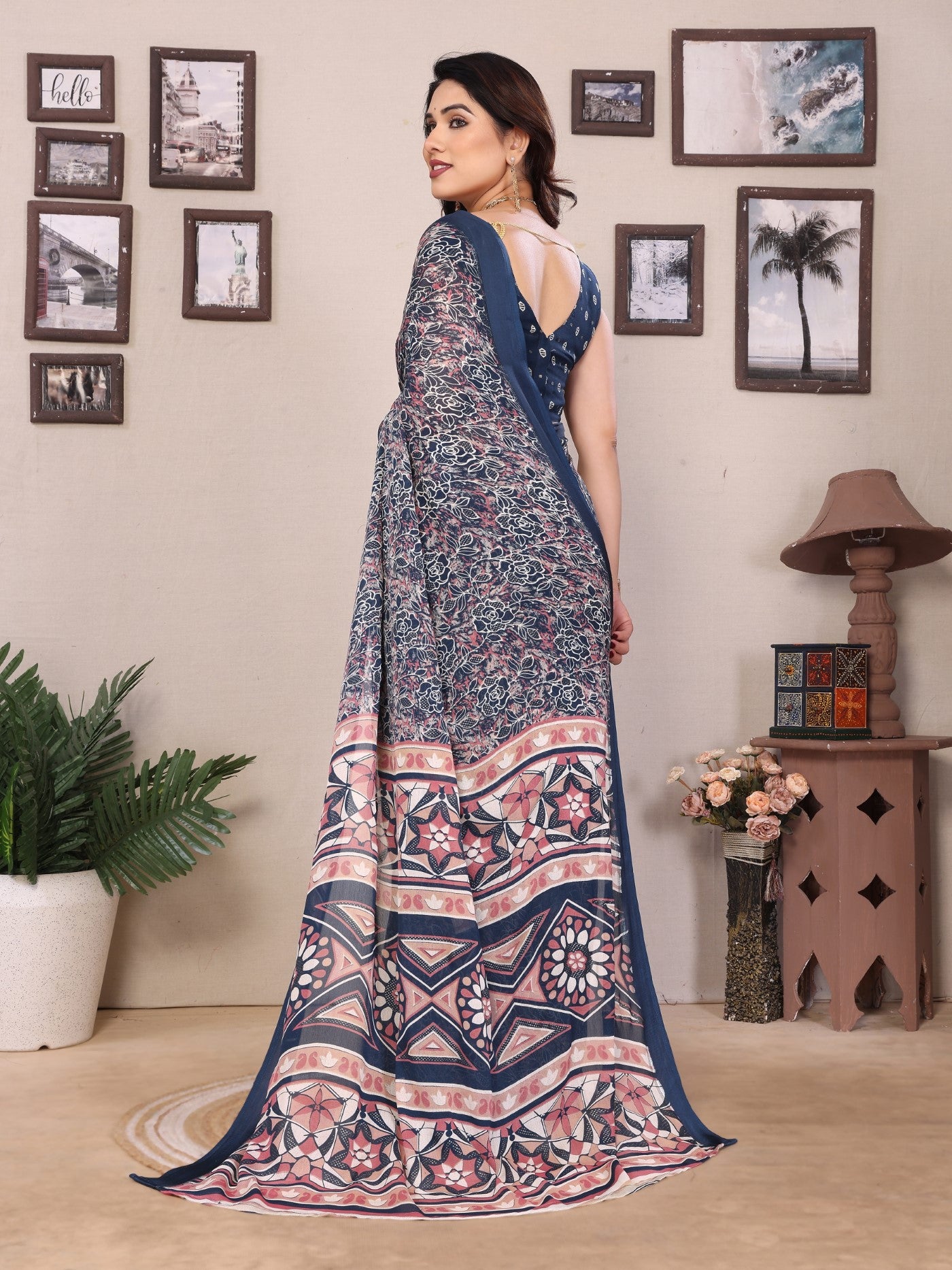 Morpich Bright Printed Saree With Zari Work