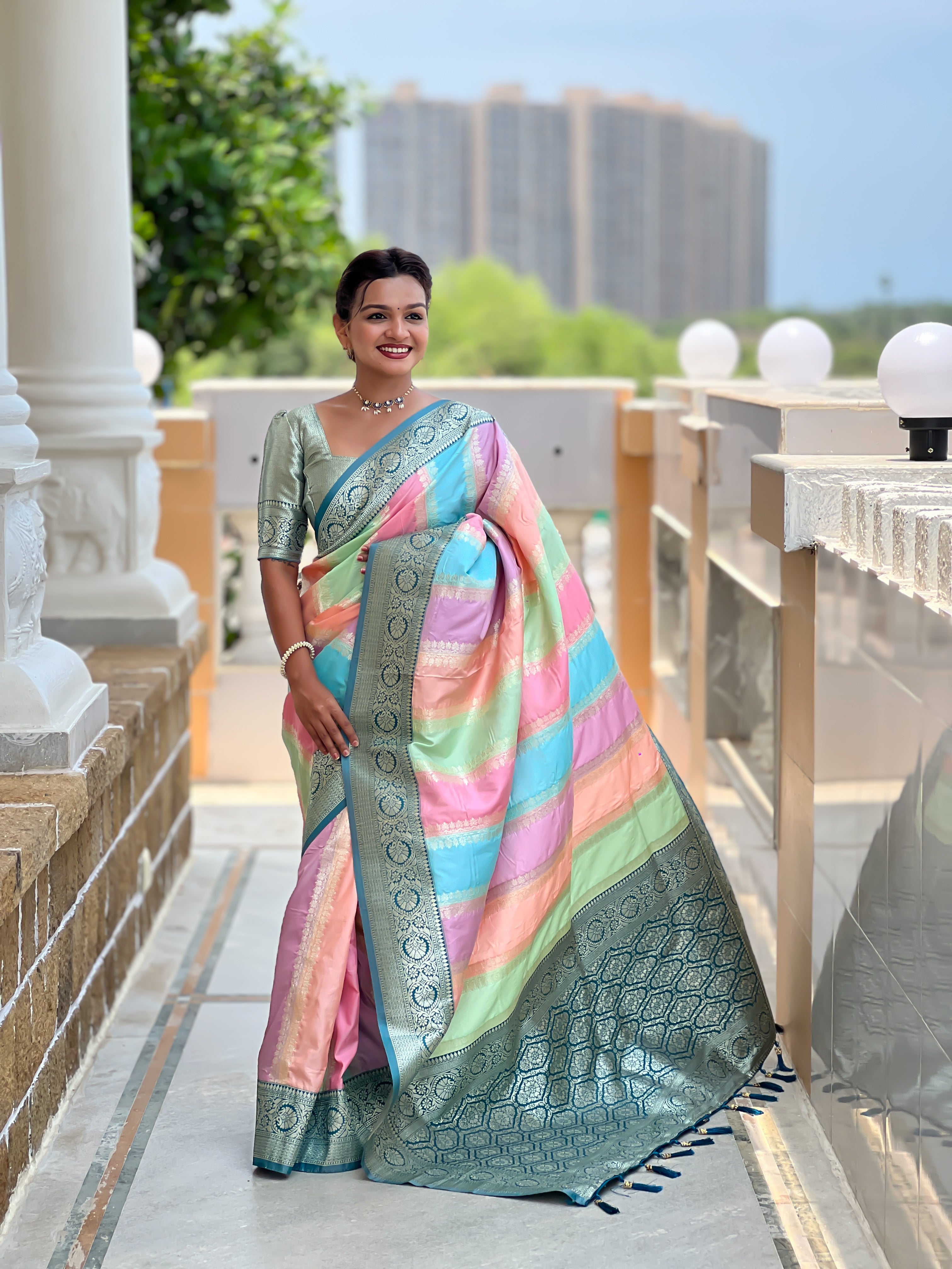 Morpich Soft Silk Woven Jacquard Designer Festive Wear Traditional Saree