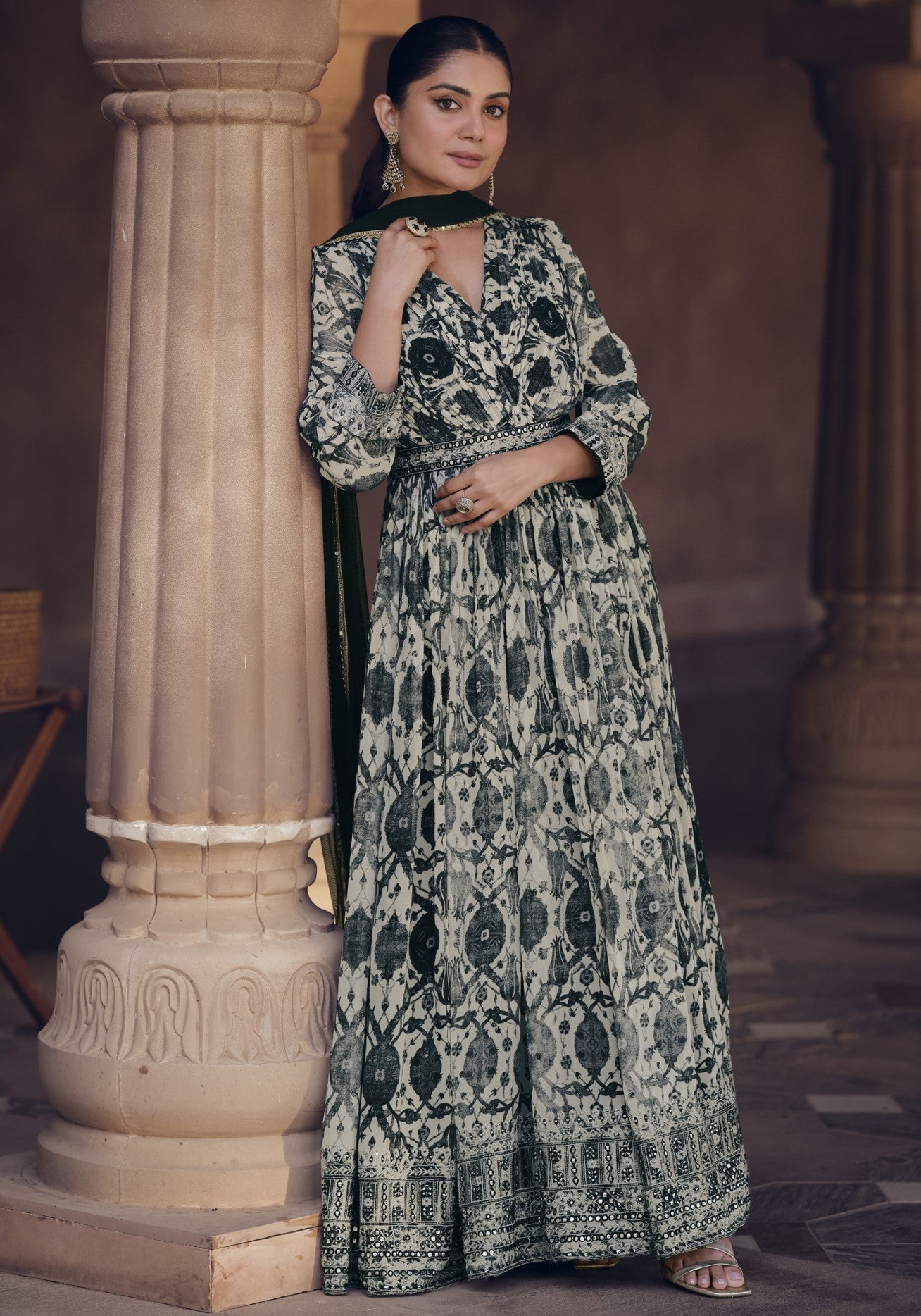 Multicolor Georgette Suit Set With Thread Embroidery