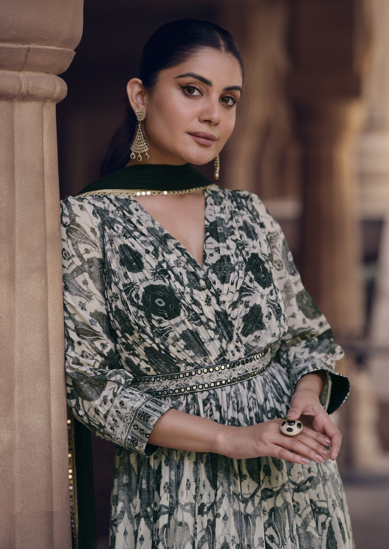 Multicolor Georgette Suit Set With Thread Embroidery