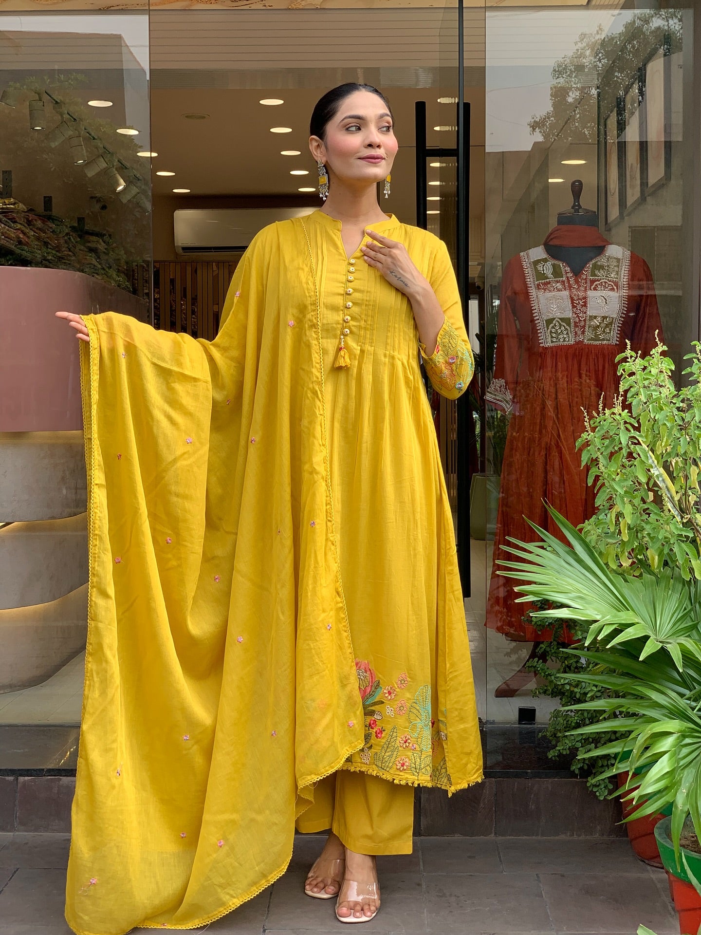 Mustard Chanderi Silk Kurta Pant Set With Heavy Thread Embroidery Work