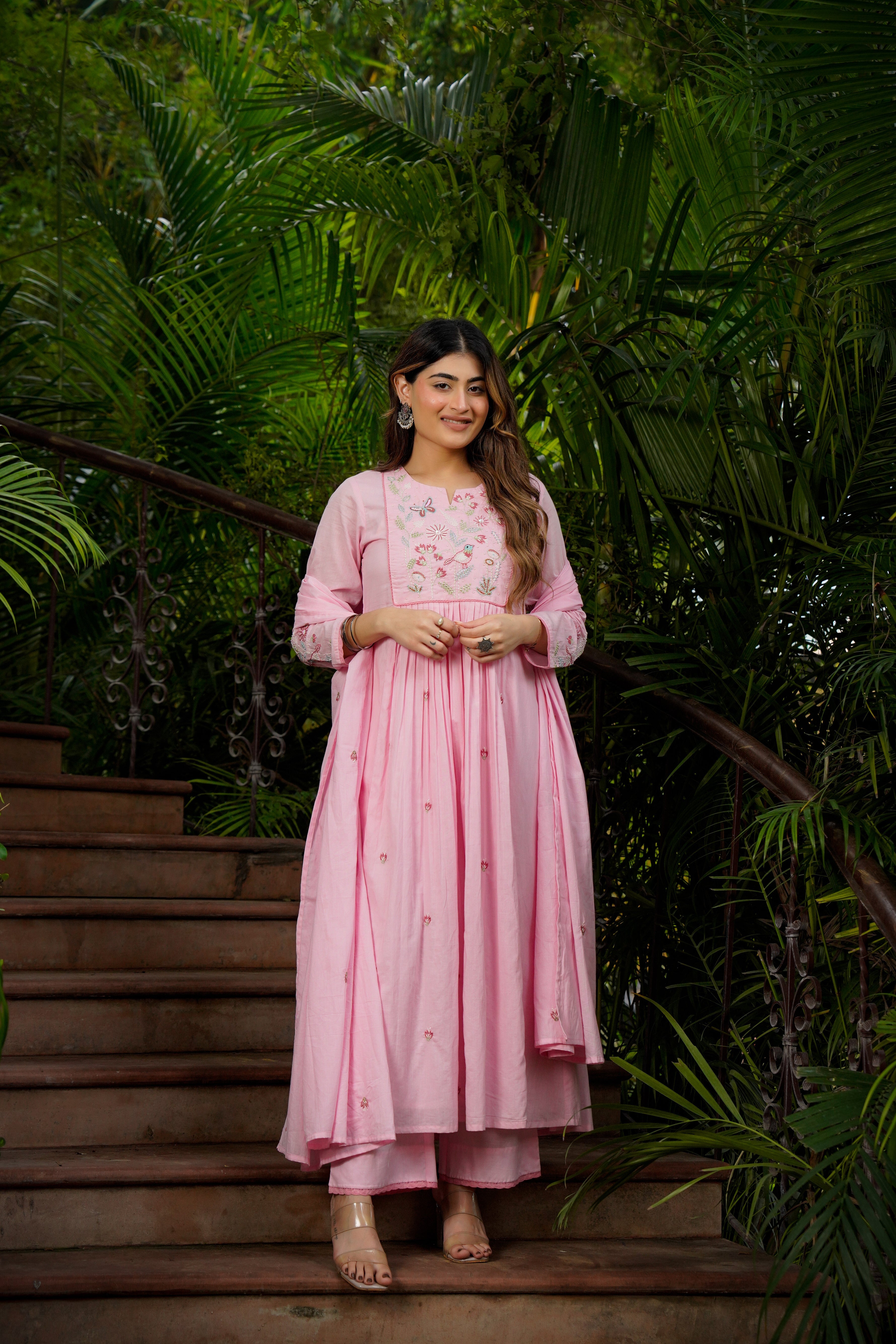 Pink Chanderi Silk Kurta Pant Set With Heavy Thread Embroidery Work
