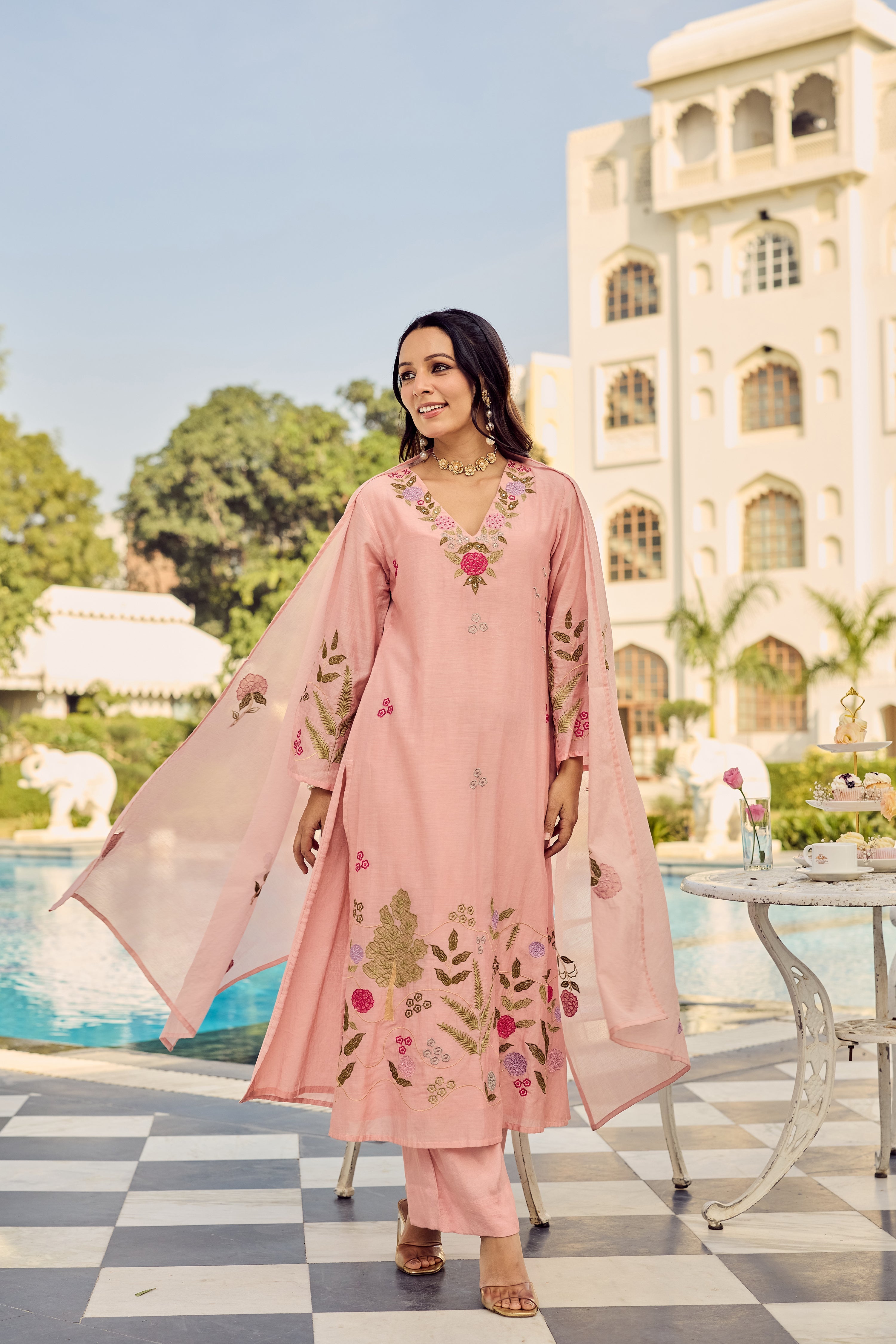 Pink Chanderi Silk Kurta Pant Set With Heavy Thread Embroidery Work