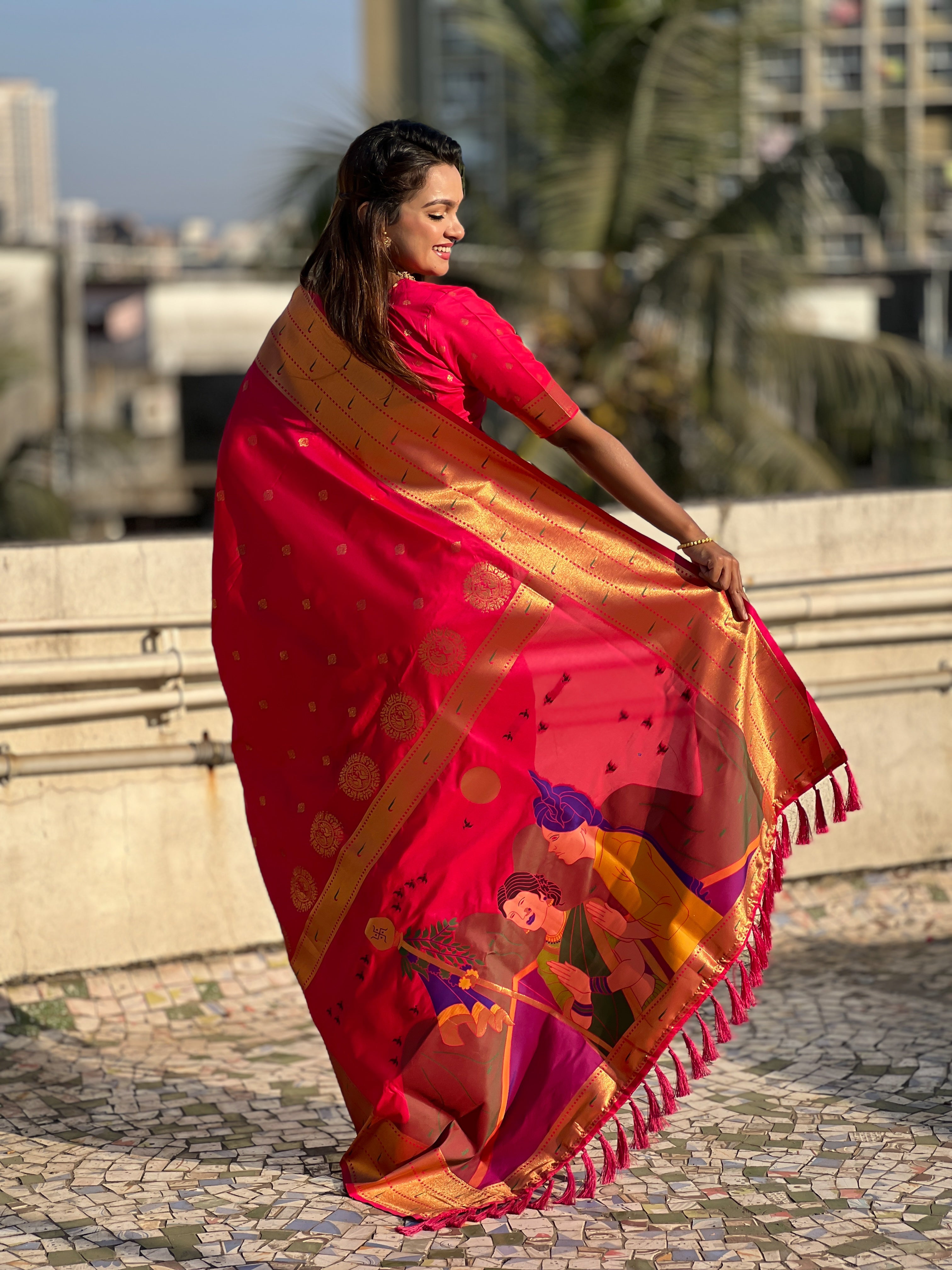 Pink Soft Silk Weaving Figure Pallu Designer Ceremonial Saree