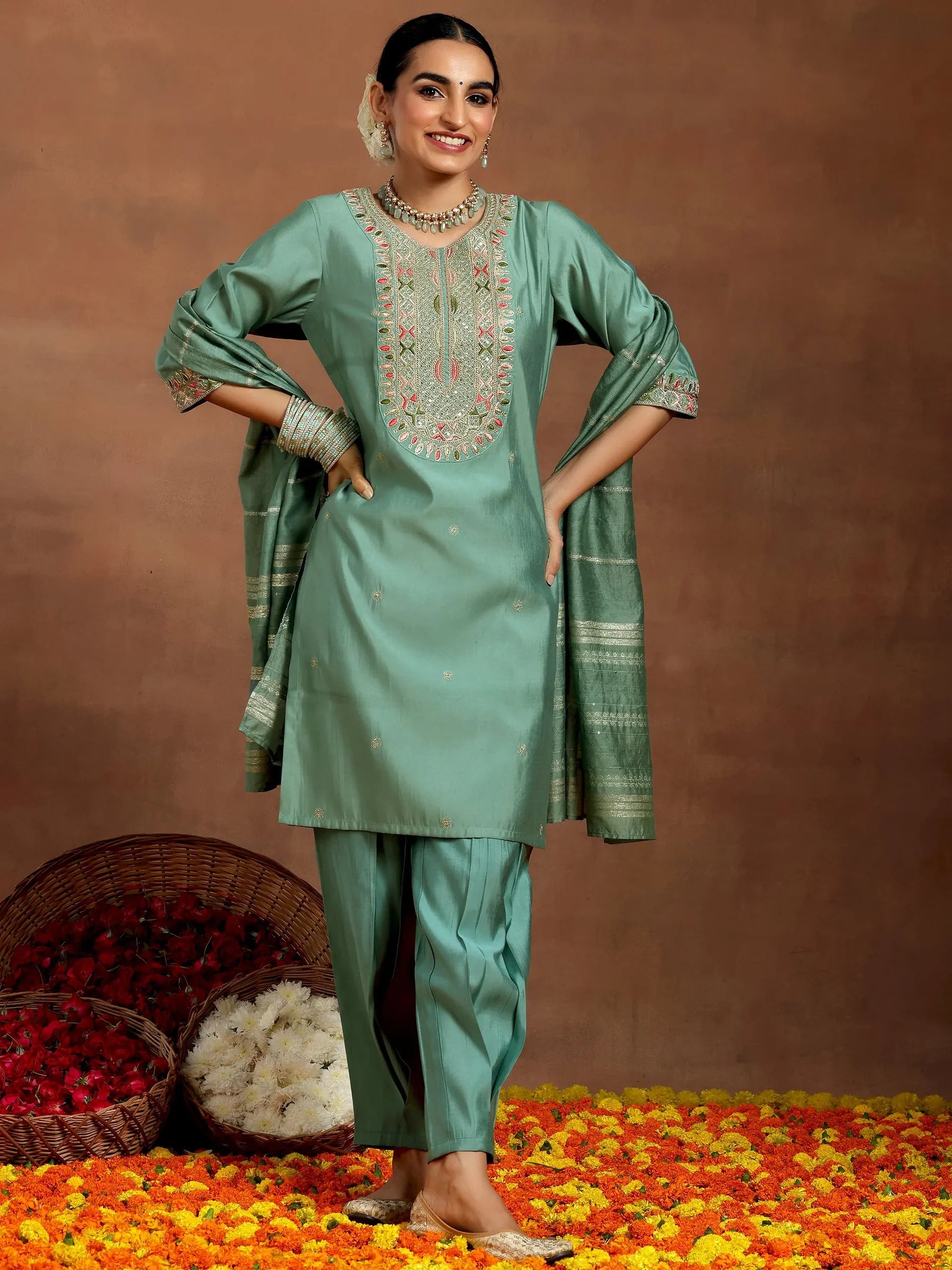 Pista Chanderi Kurta Pant Set With Heavy Thread Embroidered Work