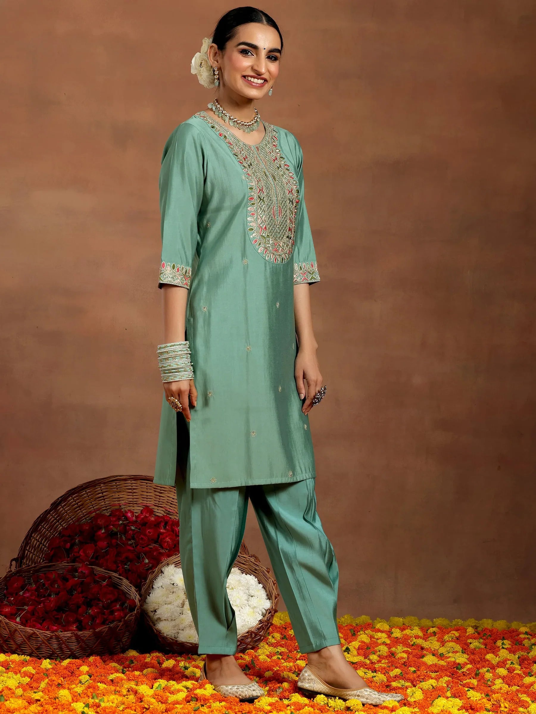 Pista Chanderi Kurta Pant Set With Heavy Thread Embroidered Work